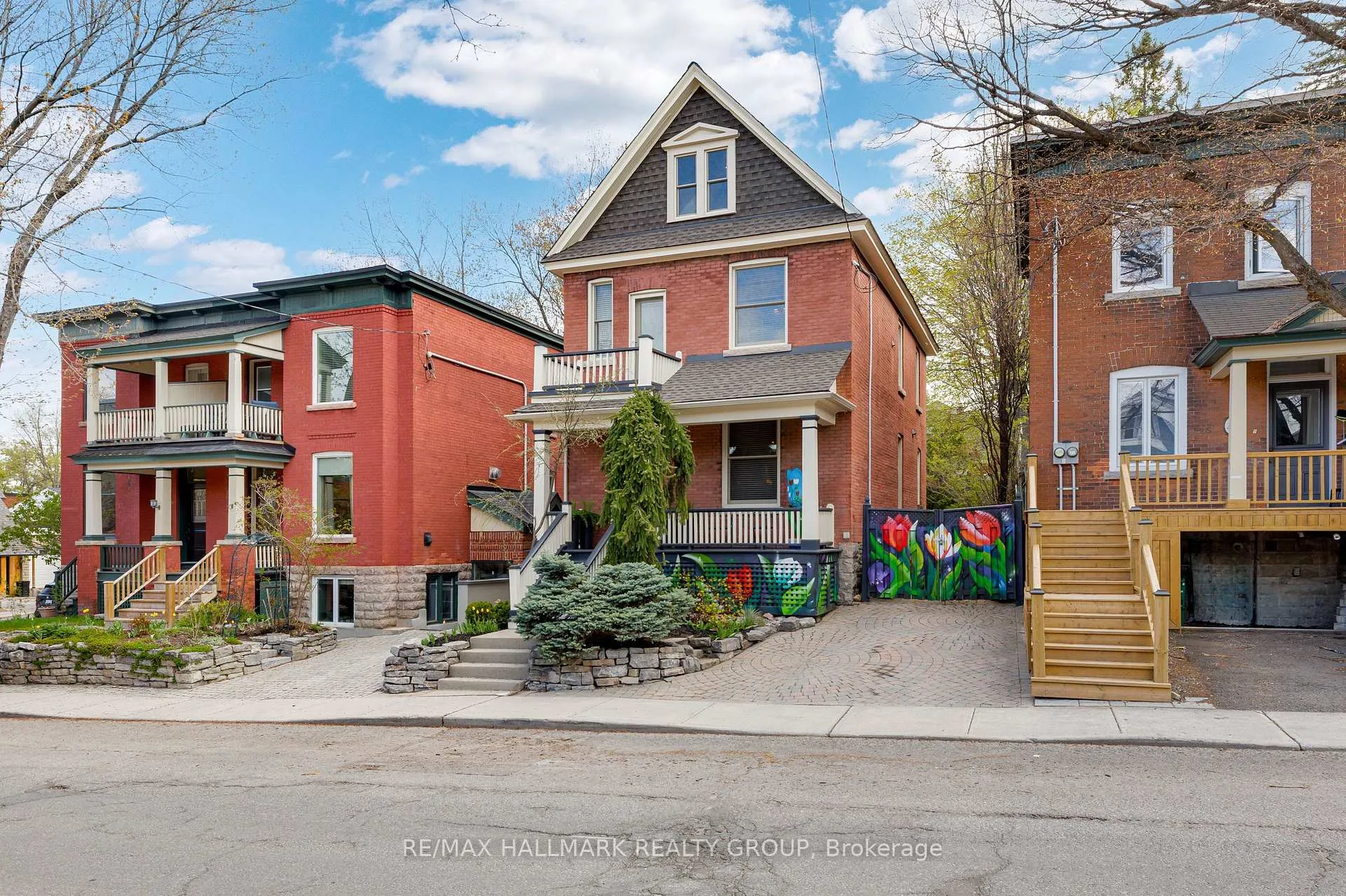 Photo 2 of 211 Russell Avenue, Ottawa, Sandy Hill — HOMEH