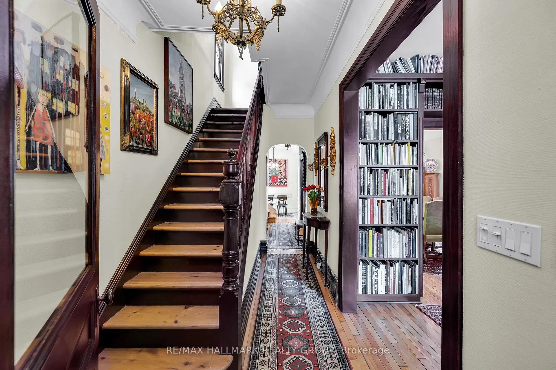 Photo 4 of 211 Russell Avenue, Ottawa, Sandy Hill — HOMEH