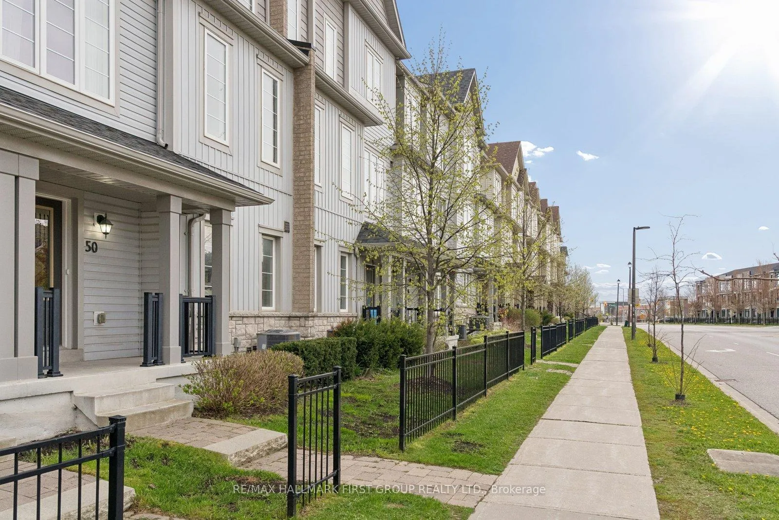 Photo 2 of 50 Westbury Way, Whitby, Brooklin — HOMEH