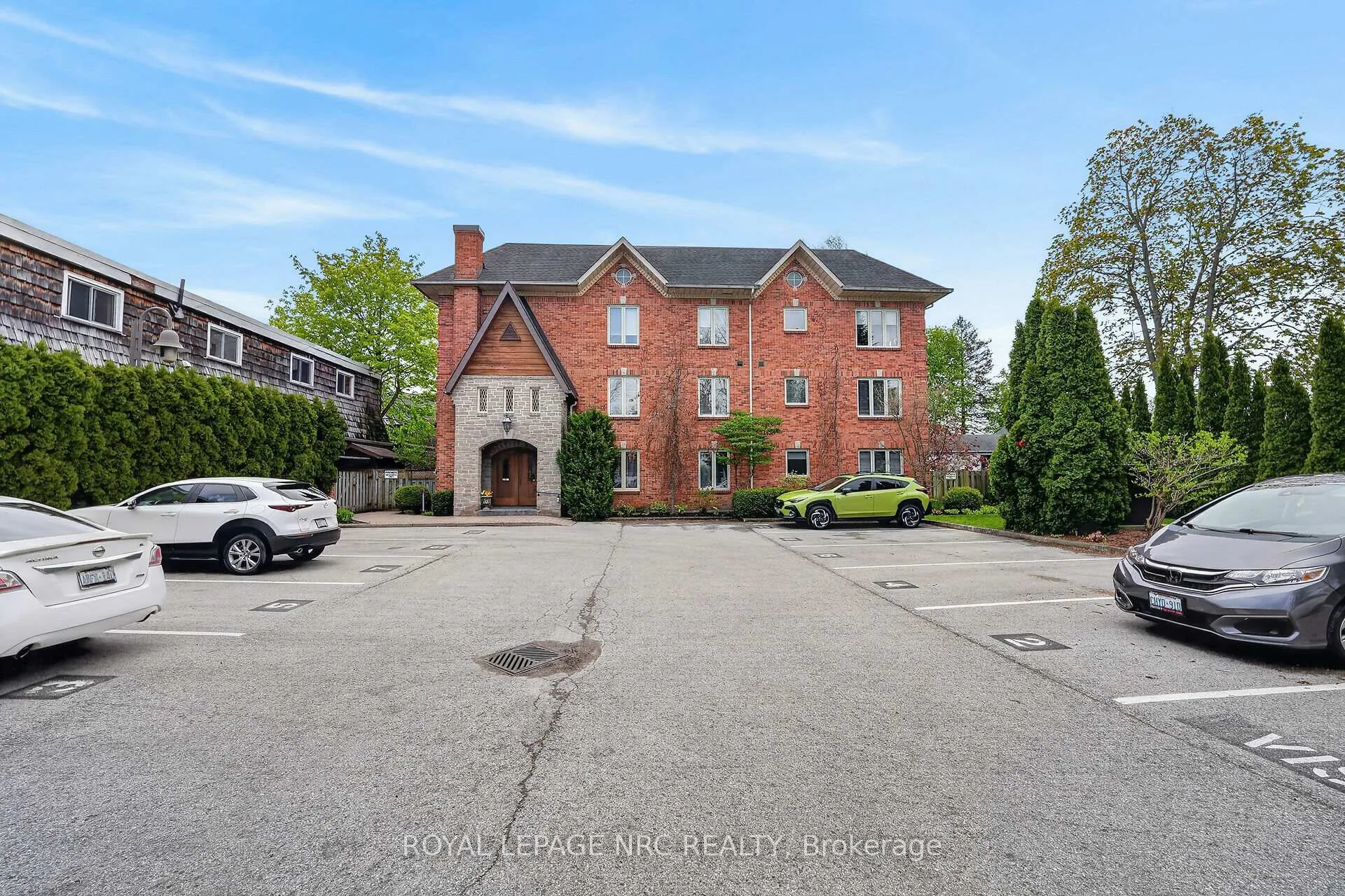 Photo 2 of Unit 302, 55 Main Street, St. Catharines, Port Dalhousie — HOMEH