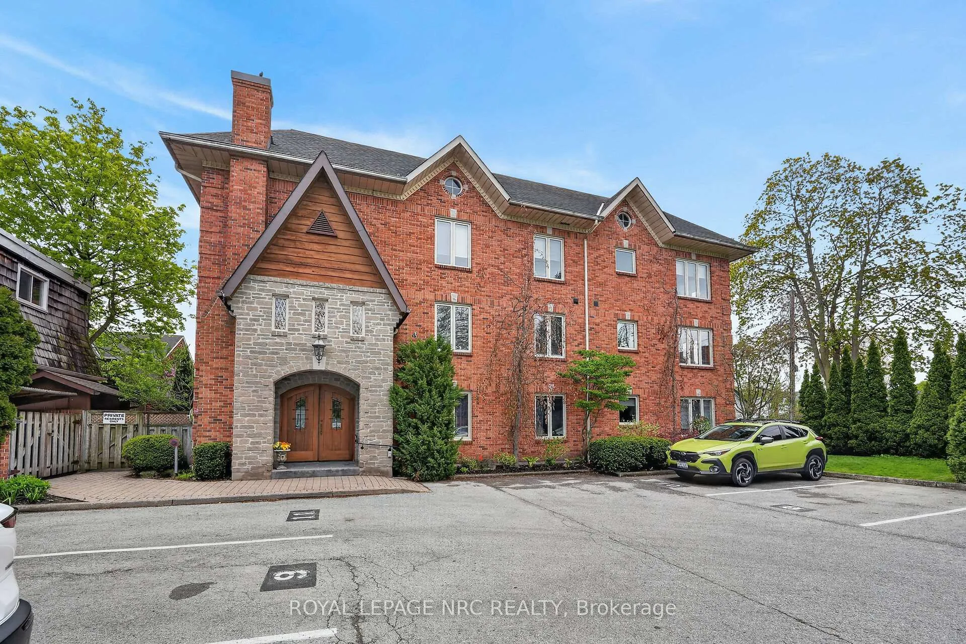 Photo 4 of Unit 302, 55 Main Street, St. Catharines, Port Dalhousie — HOMEH