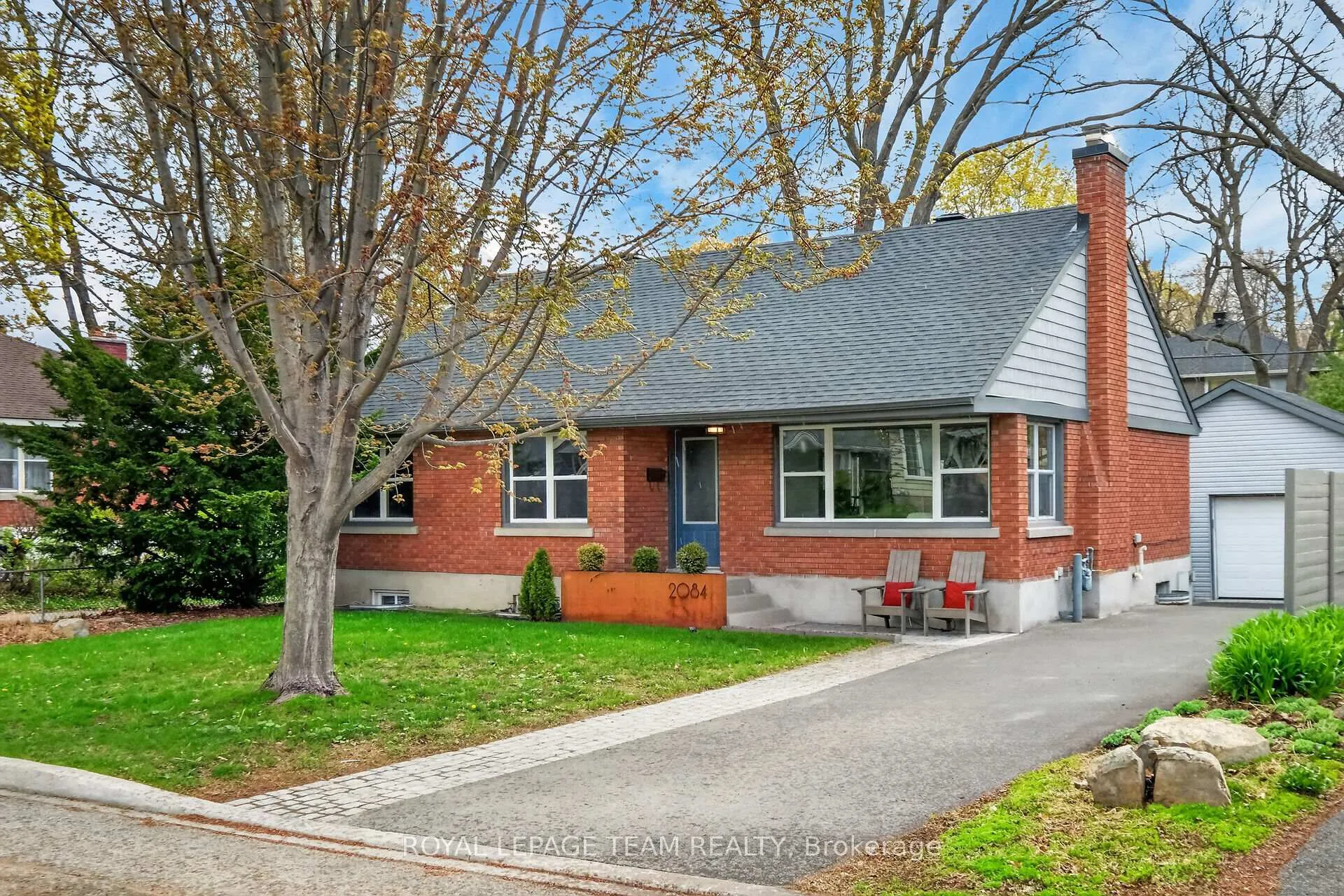 Front of 2084 Honeywell Avenue