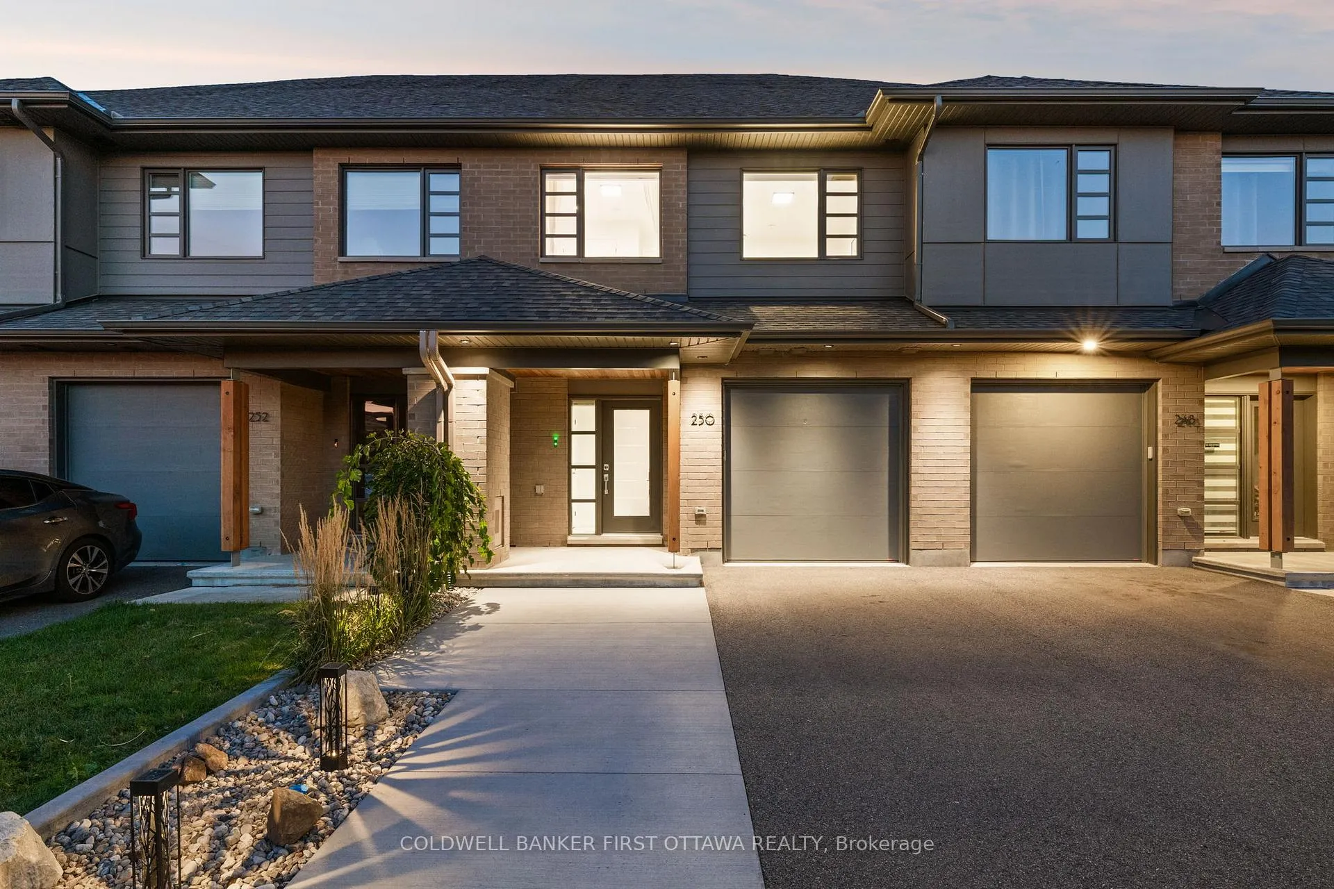 Photo 1 of 250 Big Dipper Street, Ottawa, Riverside South/Gloucester Glen — HOMEH