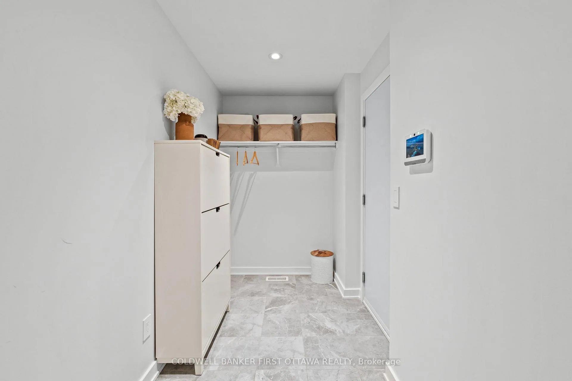 Photo 9 of 250 Big Dipper Street, Ottawa, Riverside South/Gloucester Glen — HOMEH