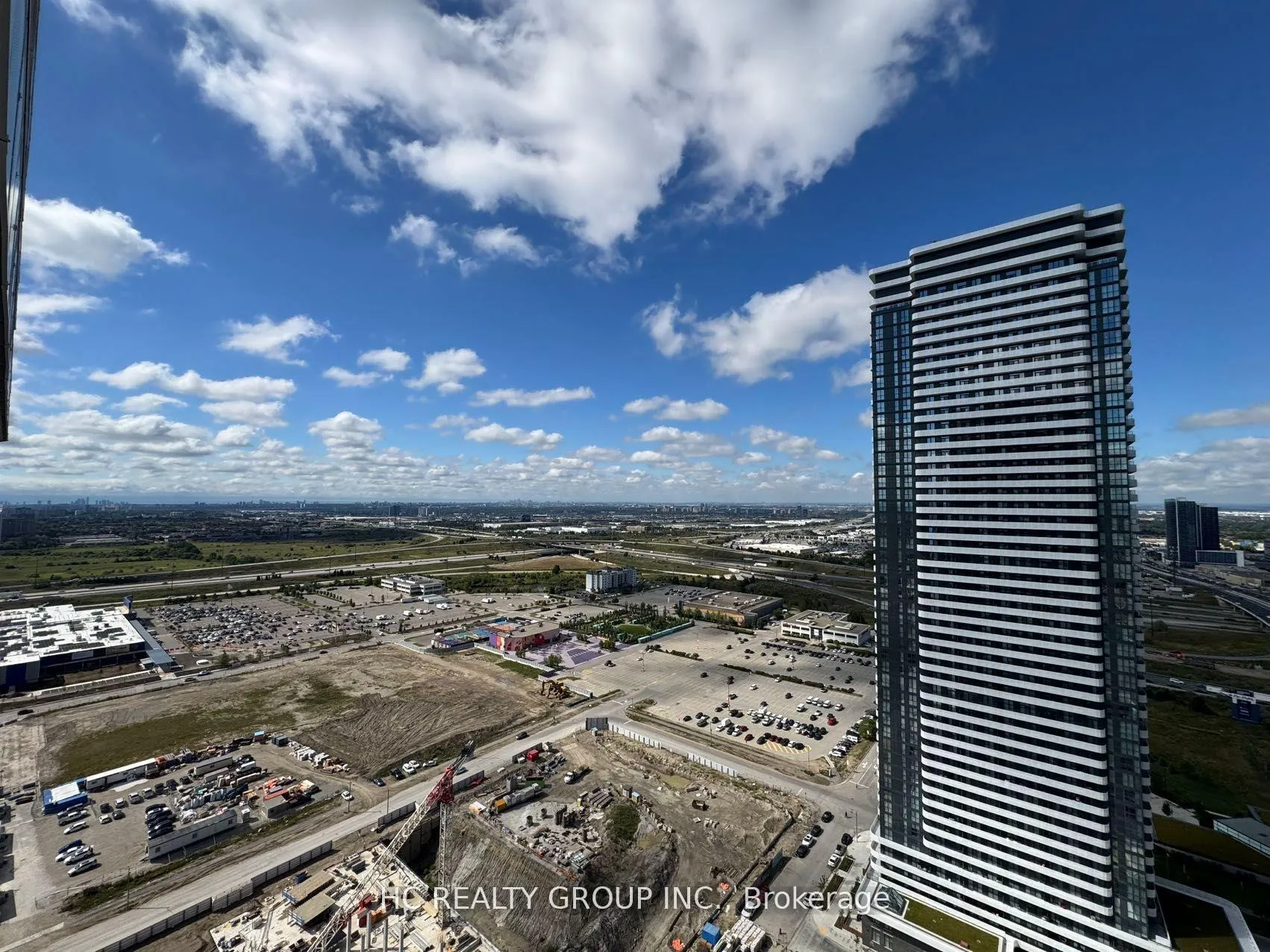 Photo 11 of Unit 3602, 28 Interchange Way, Vaughan, Vaughan Corporate Centre — HOMEH