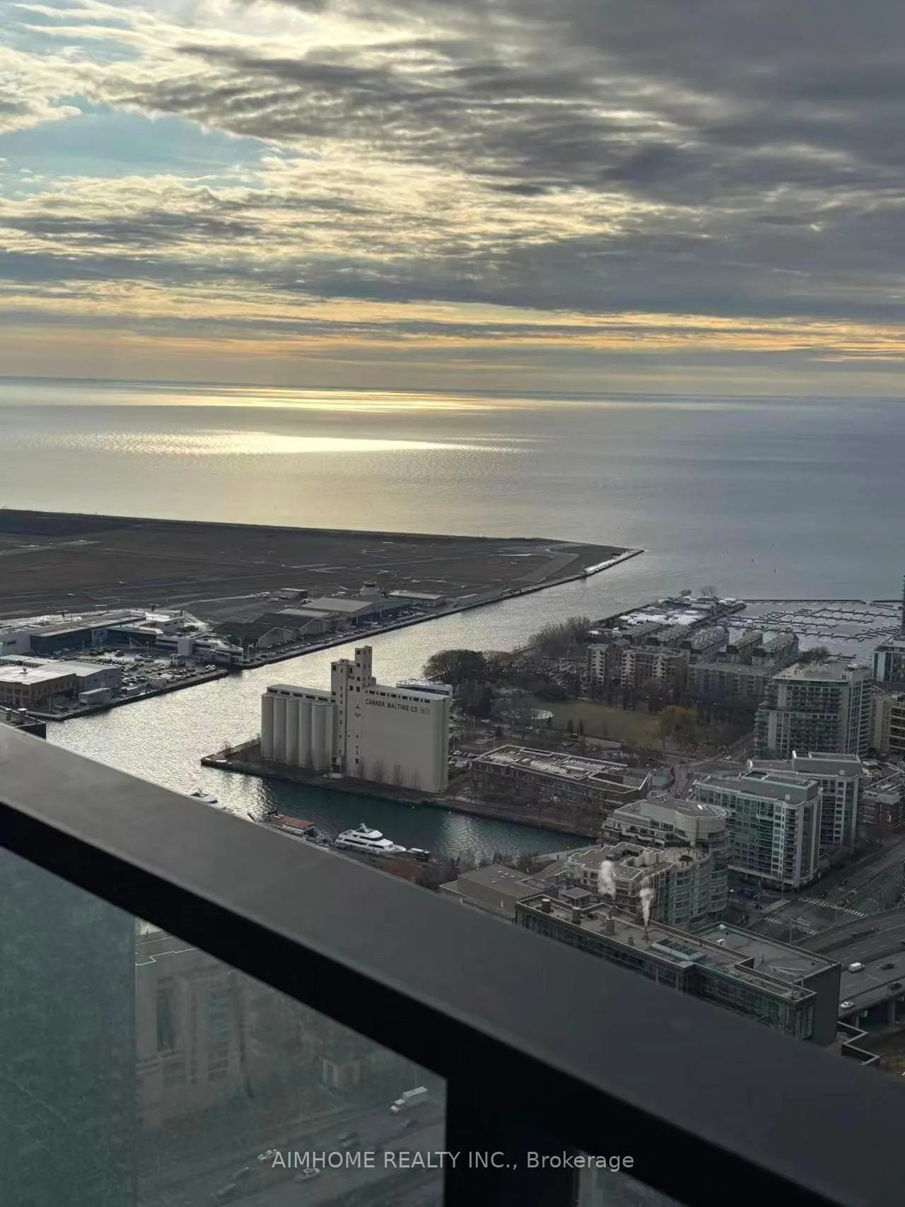 Photo 6 of Unit 6801, 3 Concord Cityplace Way, Toronto, Waterfront Communities — HOMEH