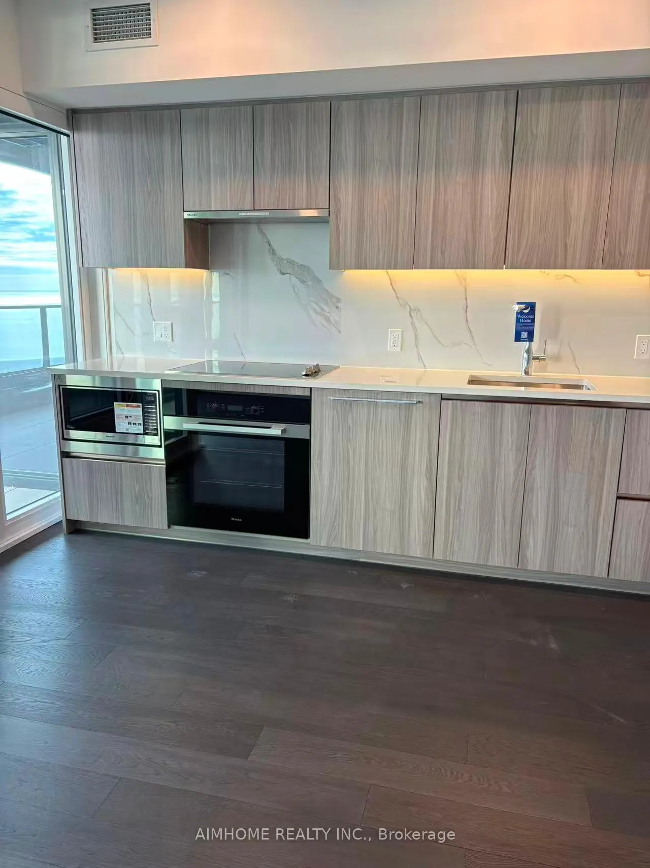 Photo 8 of Unit 6801, 3 Concord Cityplace Way, Toronto, Waterfront Communities — HOMEH