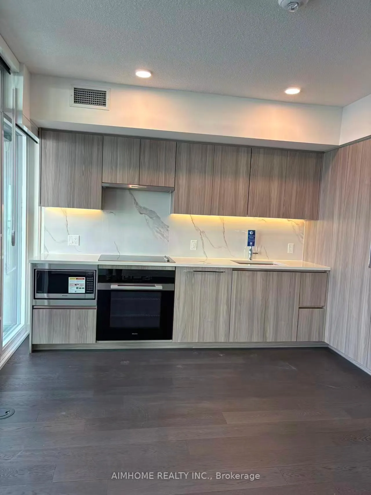 Photo 9 of Unit 6801, 3 Concord Cityplace Way, Toronto, Waterfront Communities — HOMEH