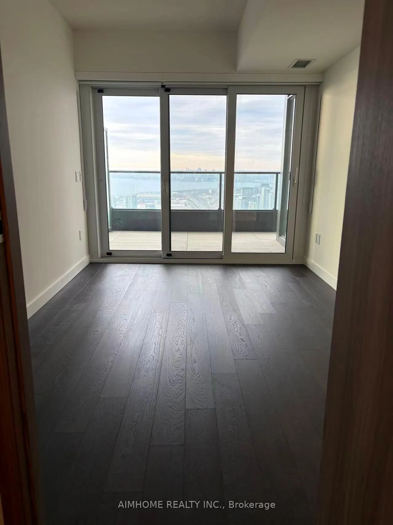 Photo 10 of Unit 6801, 3 Concord Cityplace Way, Toronto, Waterfront Communities — HOMEH