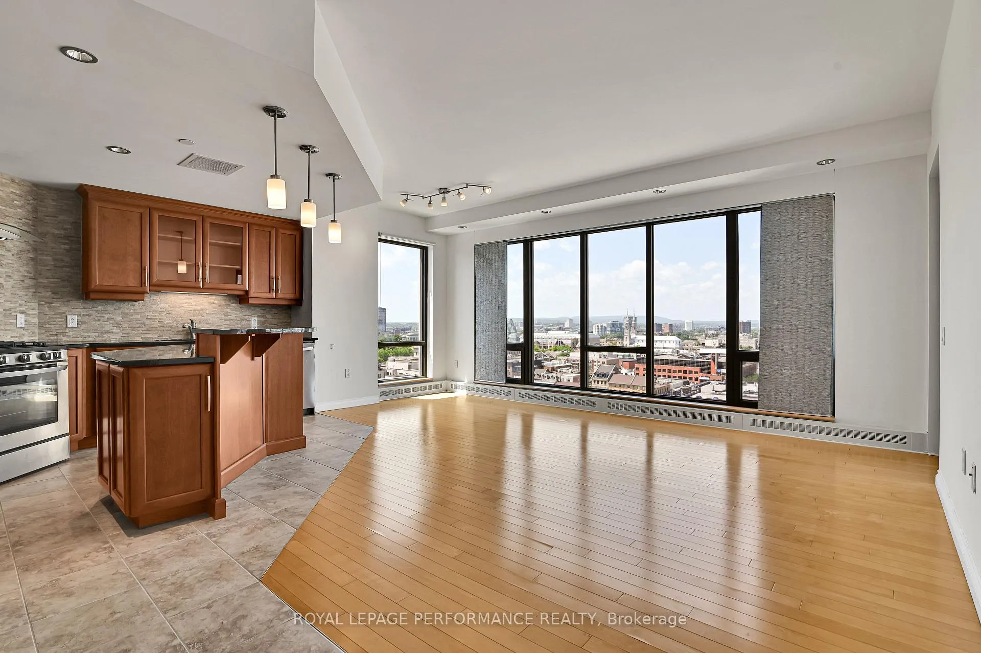 Photo 4 of Unit 1202, 90 George Street, Ottawa, Lower Town/Byward Market — HOMEH