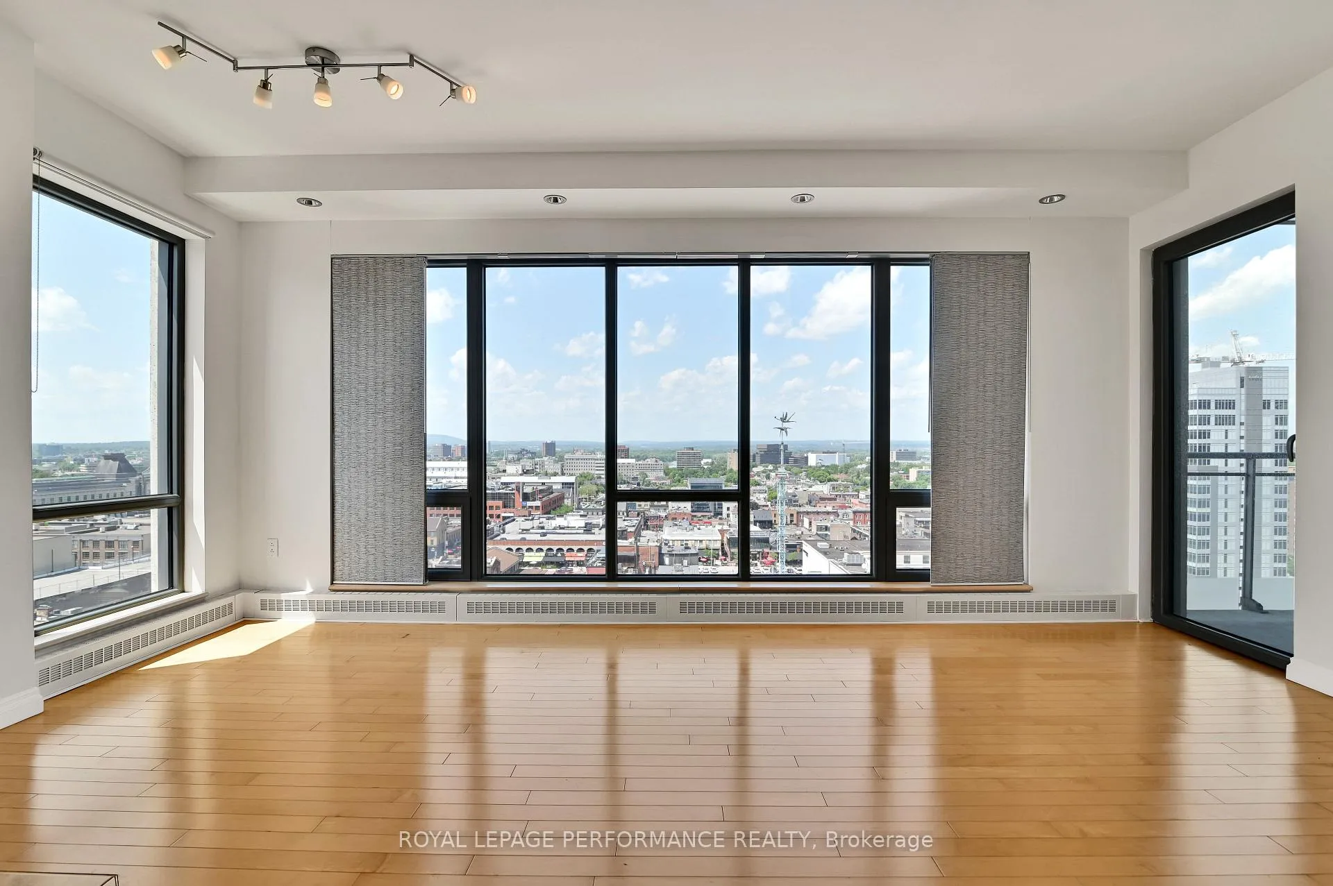 Photo 6 of Unit 1202, 90 George Street, Ottawa, Lower Town/Byward Market — HOMEH