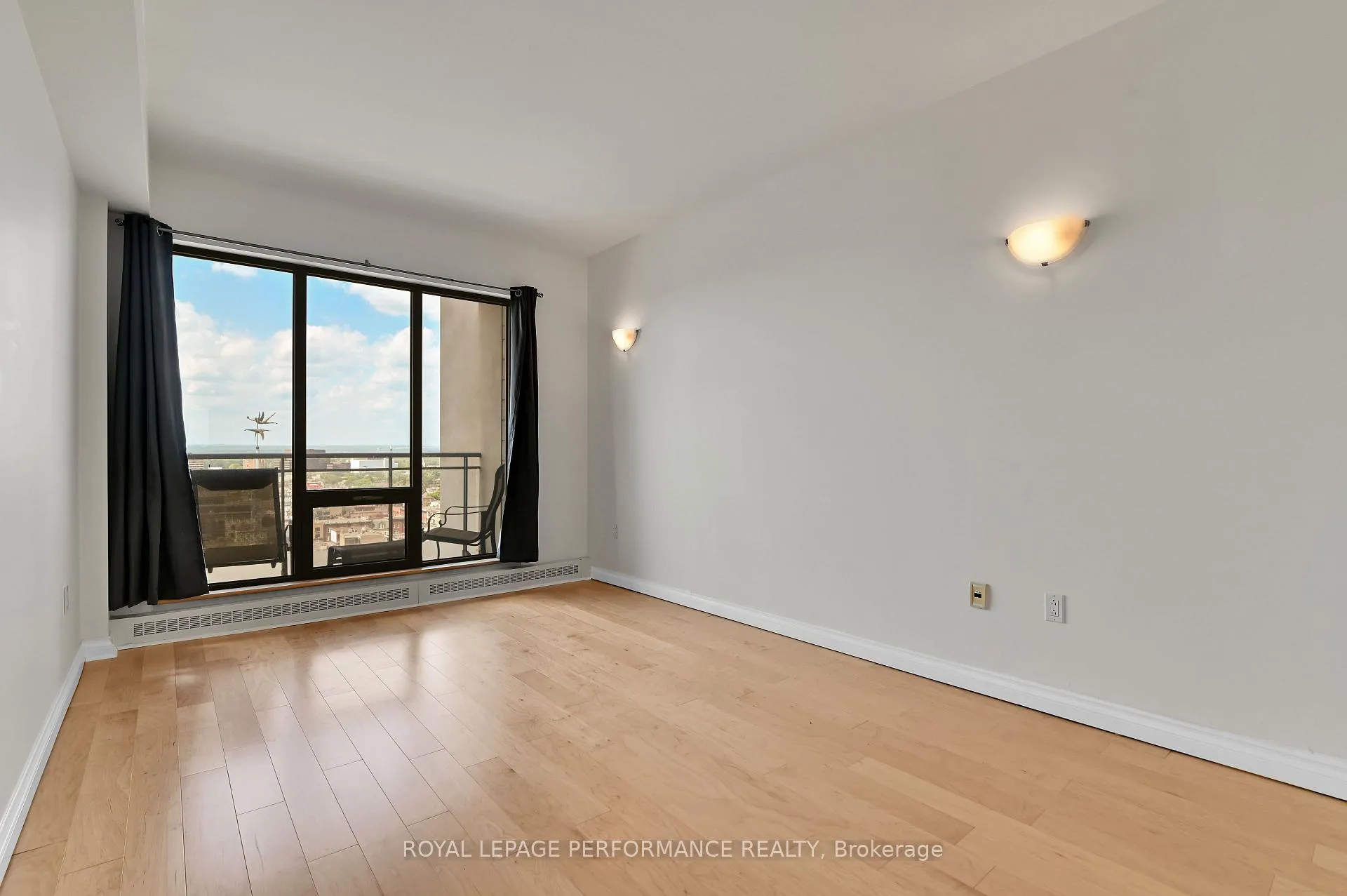 Photo 12 of Unit 1202, 90 George Street, Ottawa, Lower Town/Byward Market — HOMEH