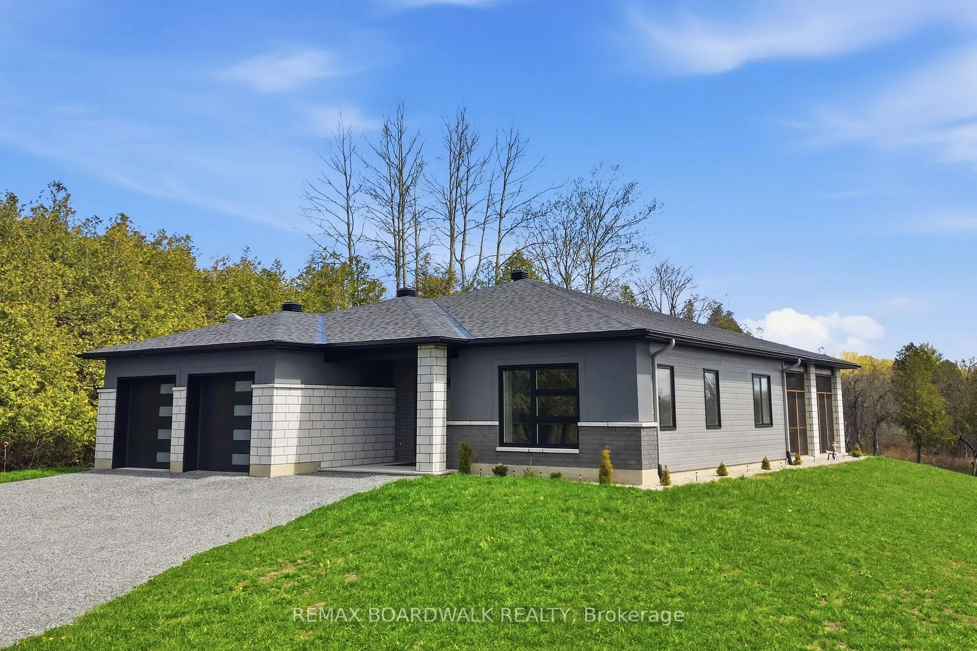 Photo 2 of 456 Pine Grove, Lanark Highlands, Lanark Highlands (Lanark) Twp — HOMEH