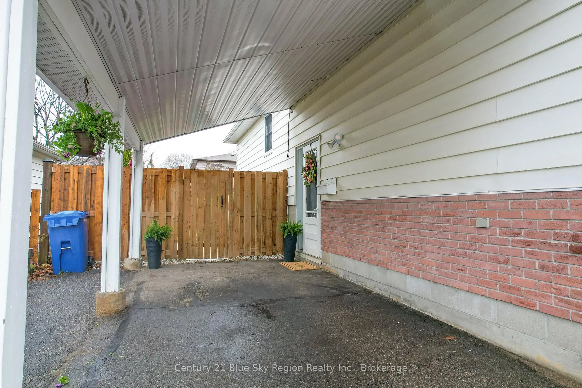 Photo 3 of 34 Belleview Crescent, North Bay, College Heights — HOMEH