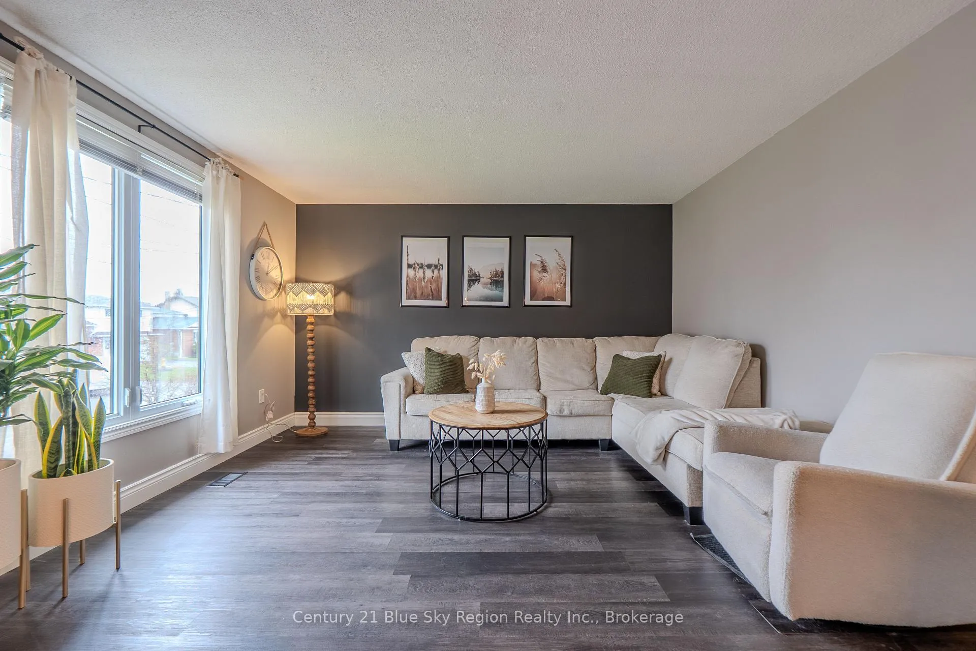 Photo 12 of 34 Belleview Crescent, North Bay, College Heights — HOMEH
