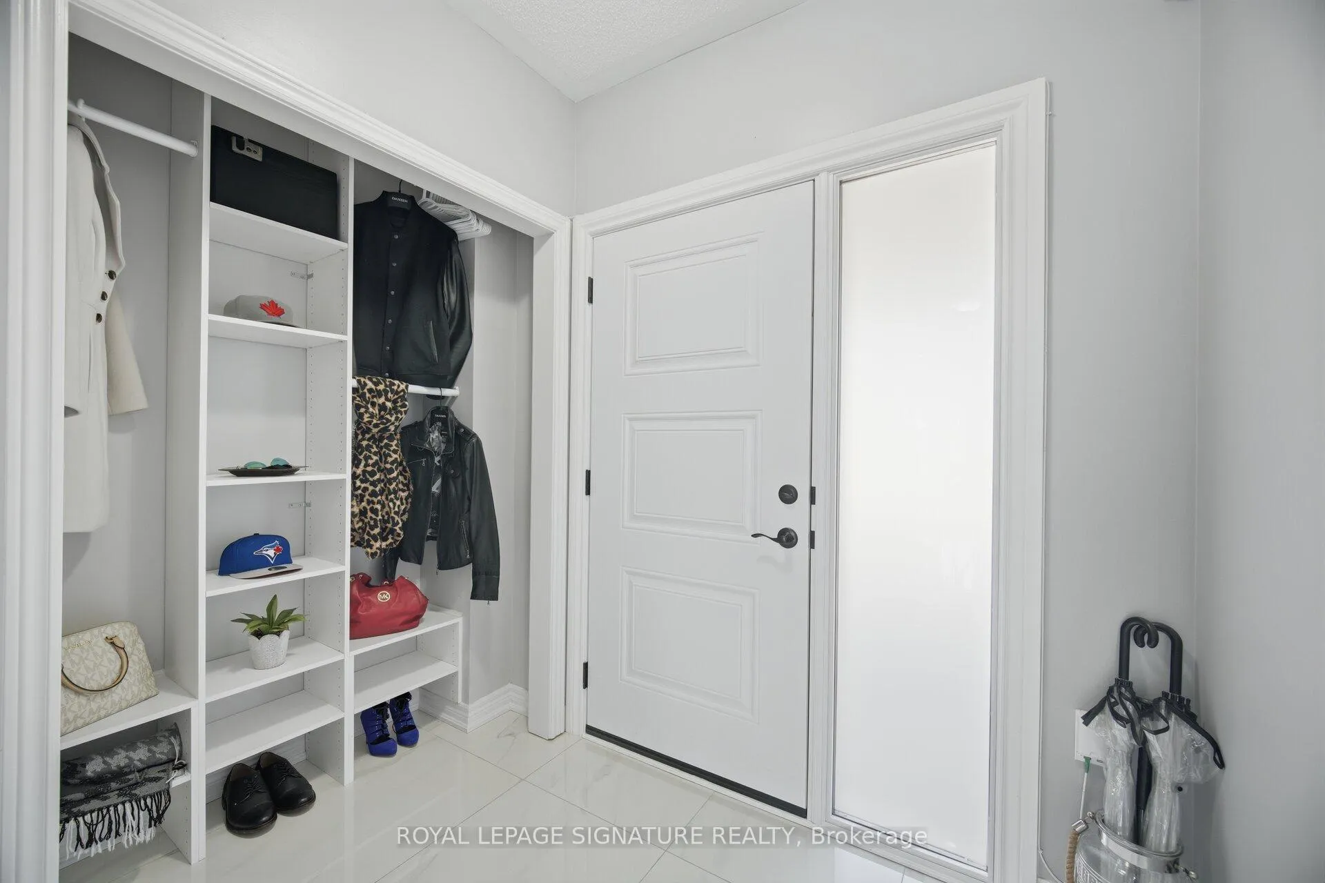 Photo 2 of 7 Cedarbrook Road, Brampton, Sandringham-Wellington — HOMEH