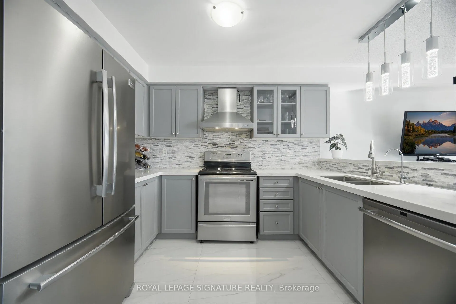 Photo 5 of 7 Cedarbrook Road, Brampton, Sandringham-Wellington — HOMEH