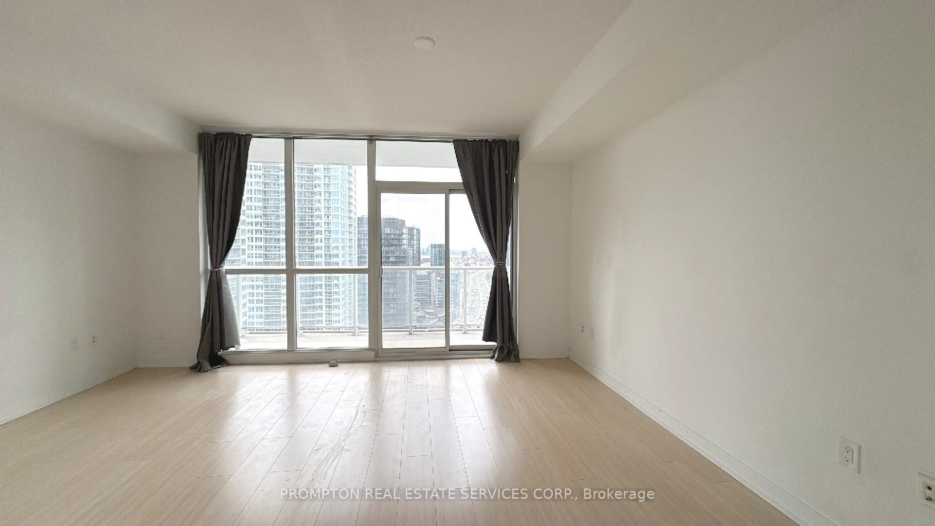 Photo 6 of Unit 3009, 75 Queens Wharf Road, Toronto, Waterfront Communities — HOMEH