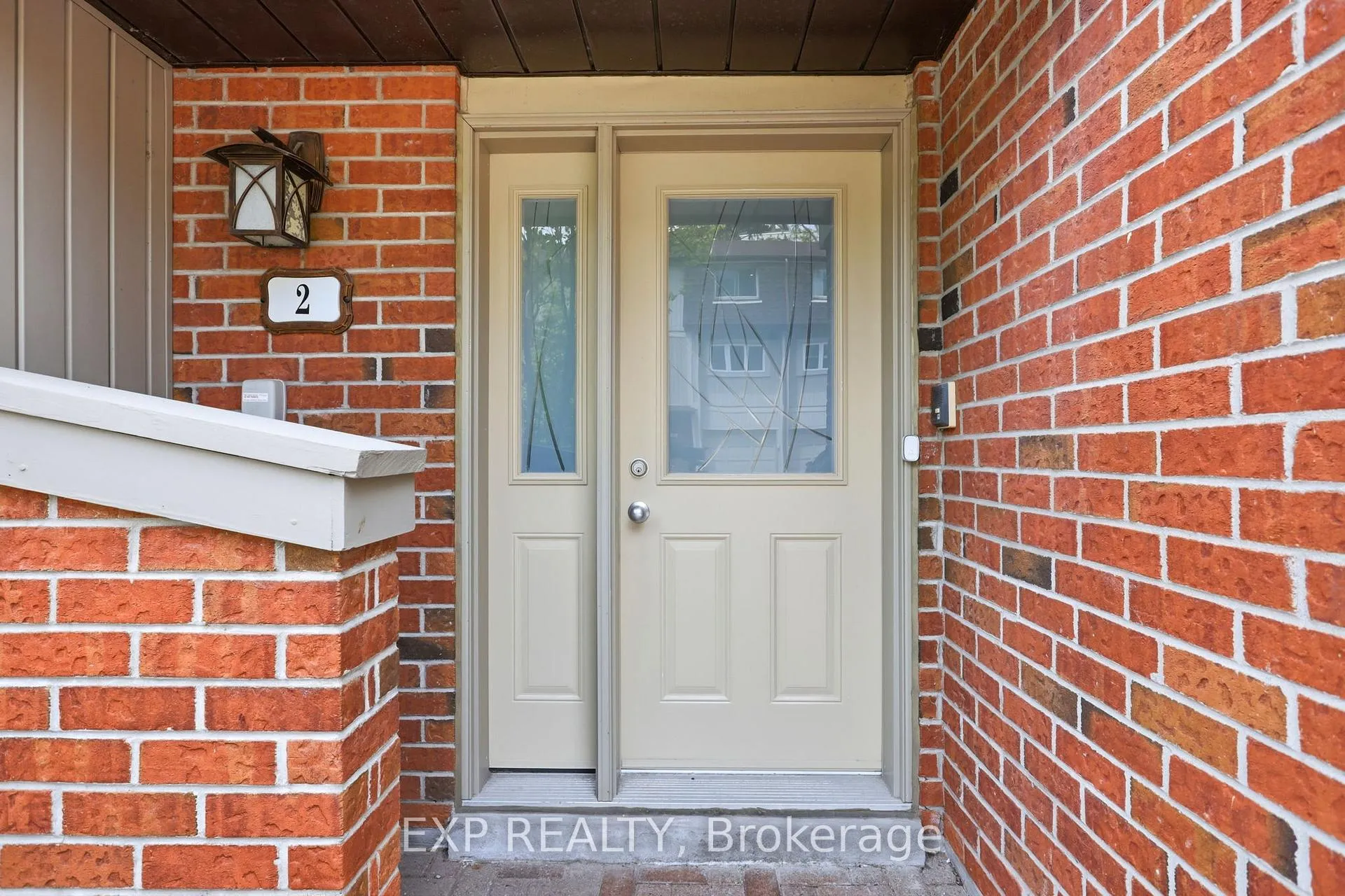 Photo 6 of Unit 2, 1010 Walden Circle, Mississauga, Clarkson — HOMEH