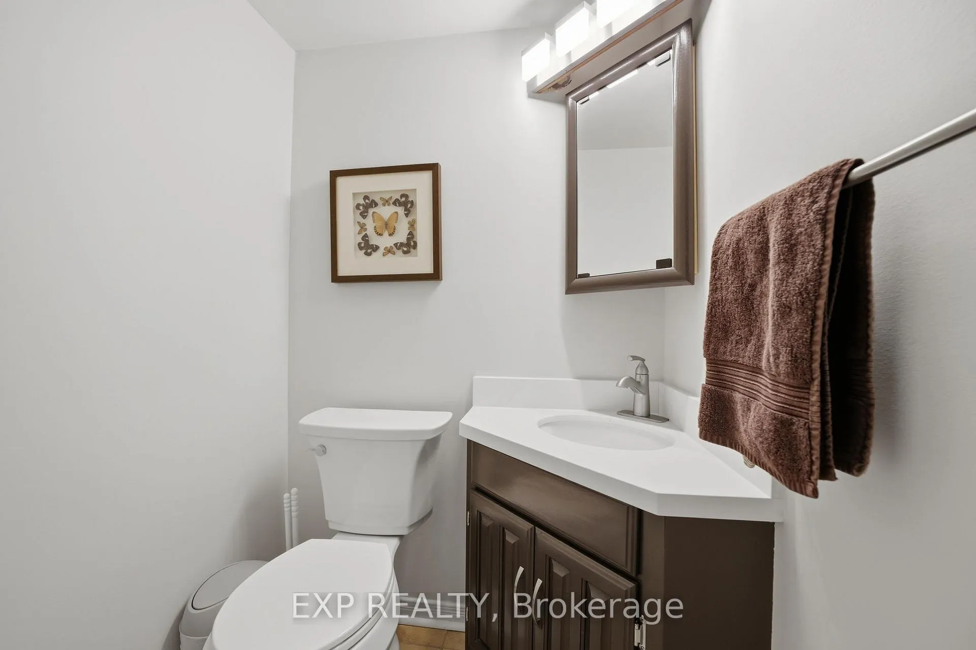 Photo 10 of Unit 2, 1010 Walden Circle, Mississauga, Clarkson — HOMEH