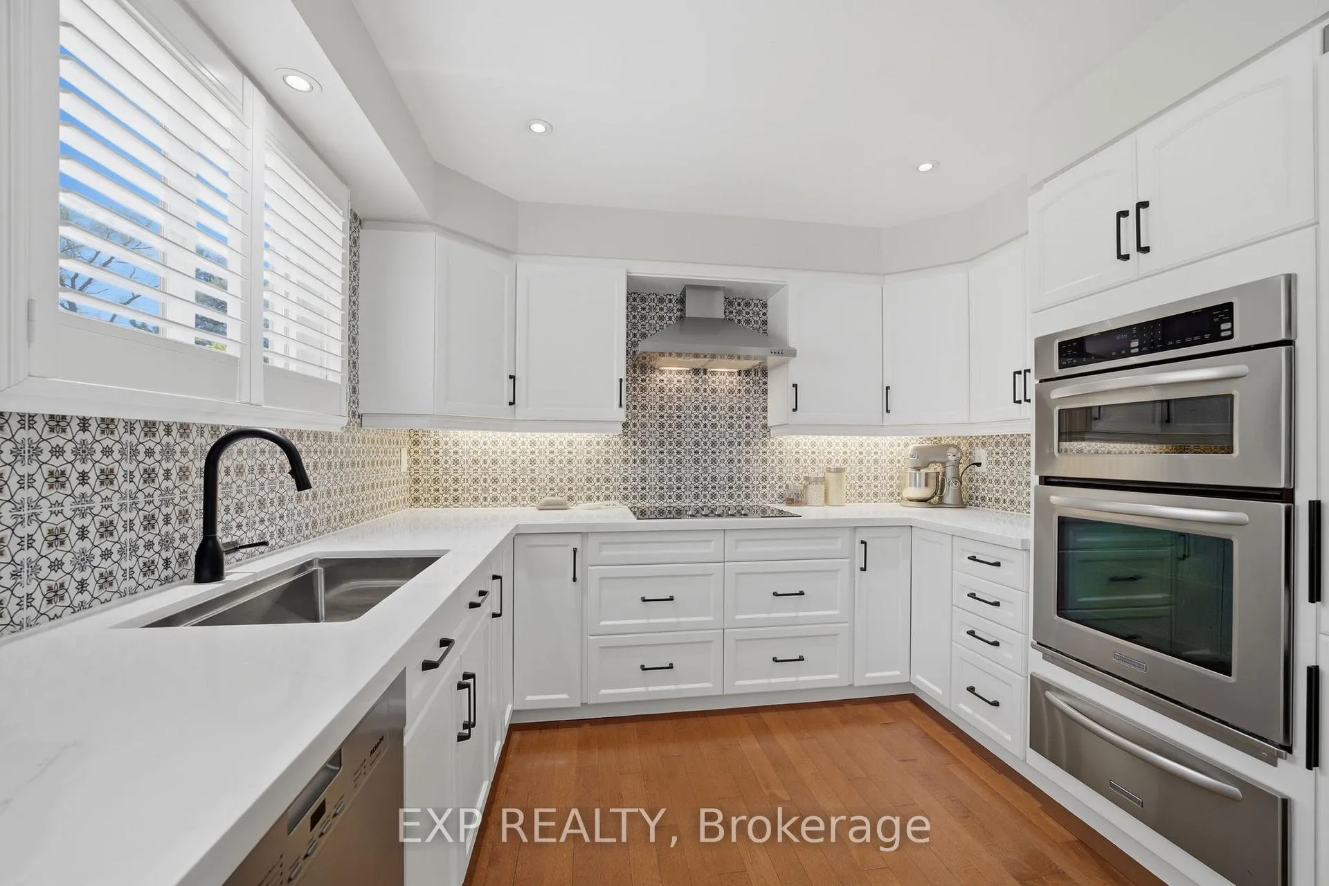 Photo 22 of Unit 2, 1010 Walden Circle, Mississauga, Clarkson — HOMEH