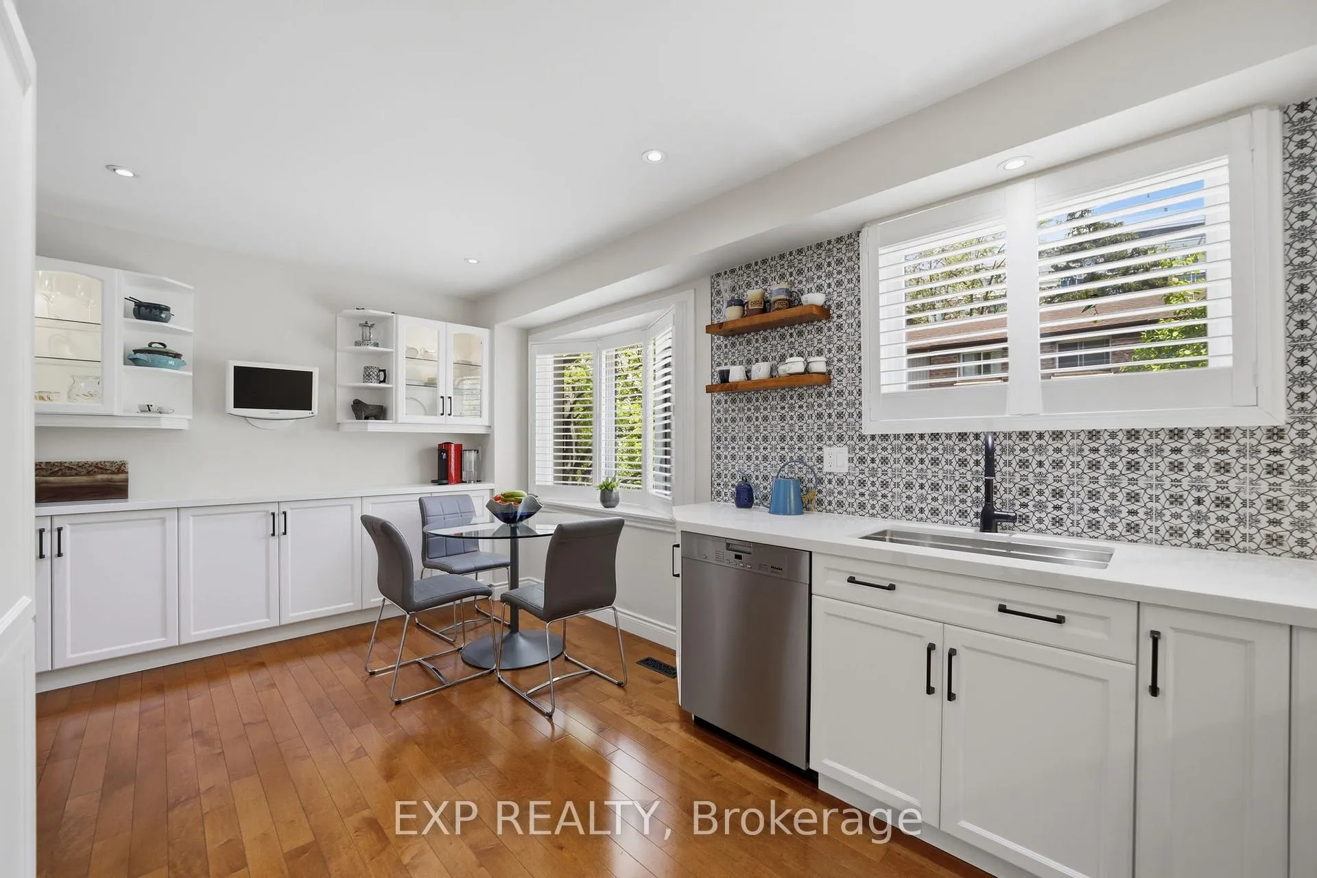 Photo 23 of Unit 2, 1010 Walden Circle, Mississauga, Clarkson — HOMEH