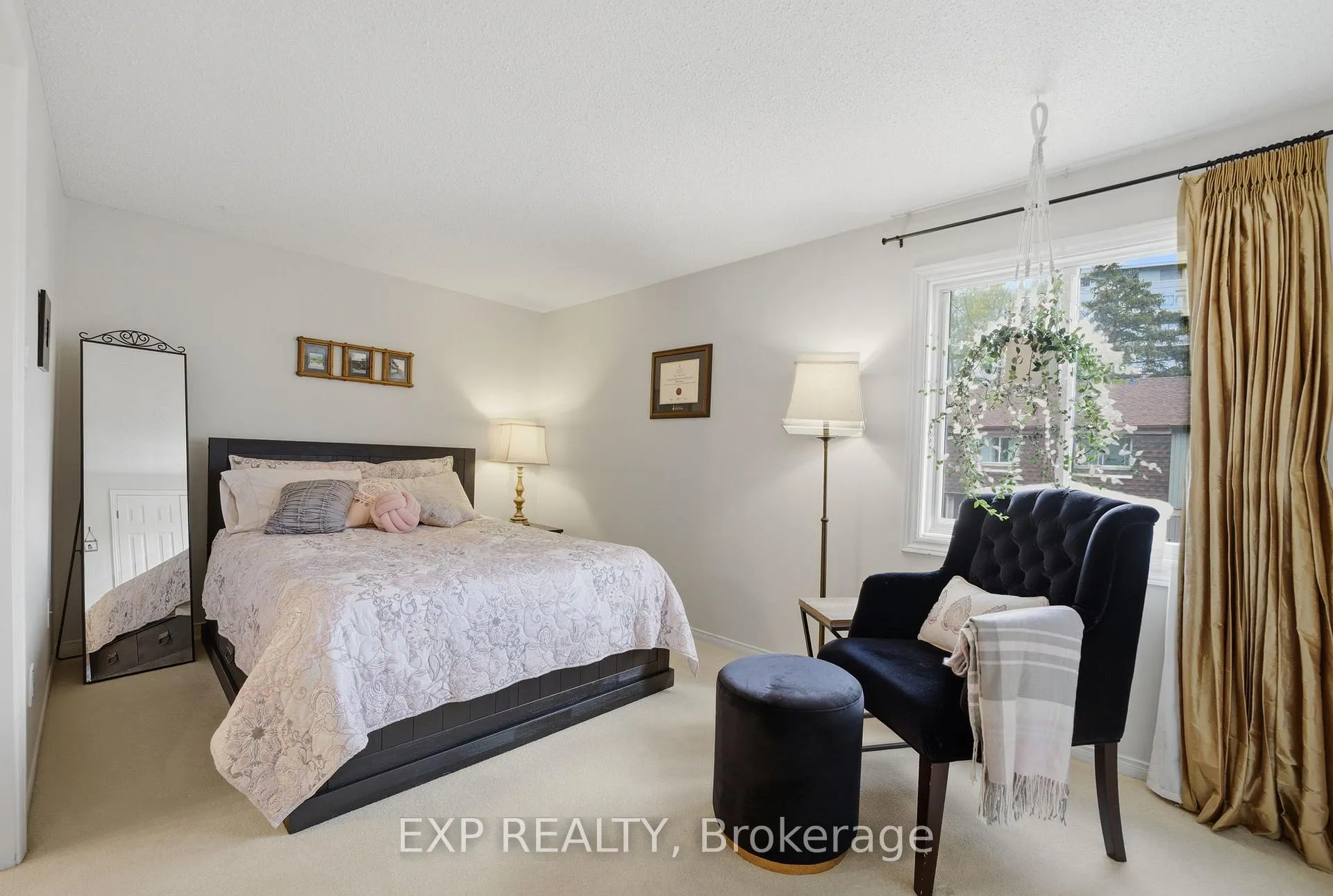 Photo 37 of Unit 2, 1010 Walden Circle, Mississauga, Clarkson — HOMEH