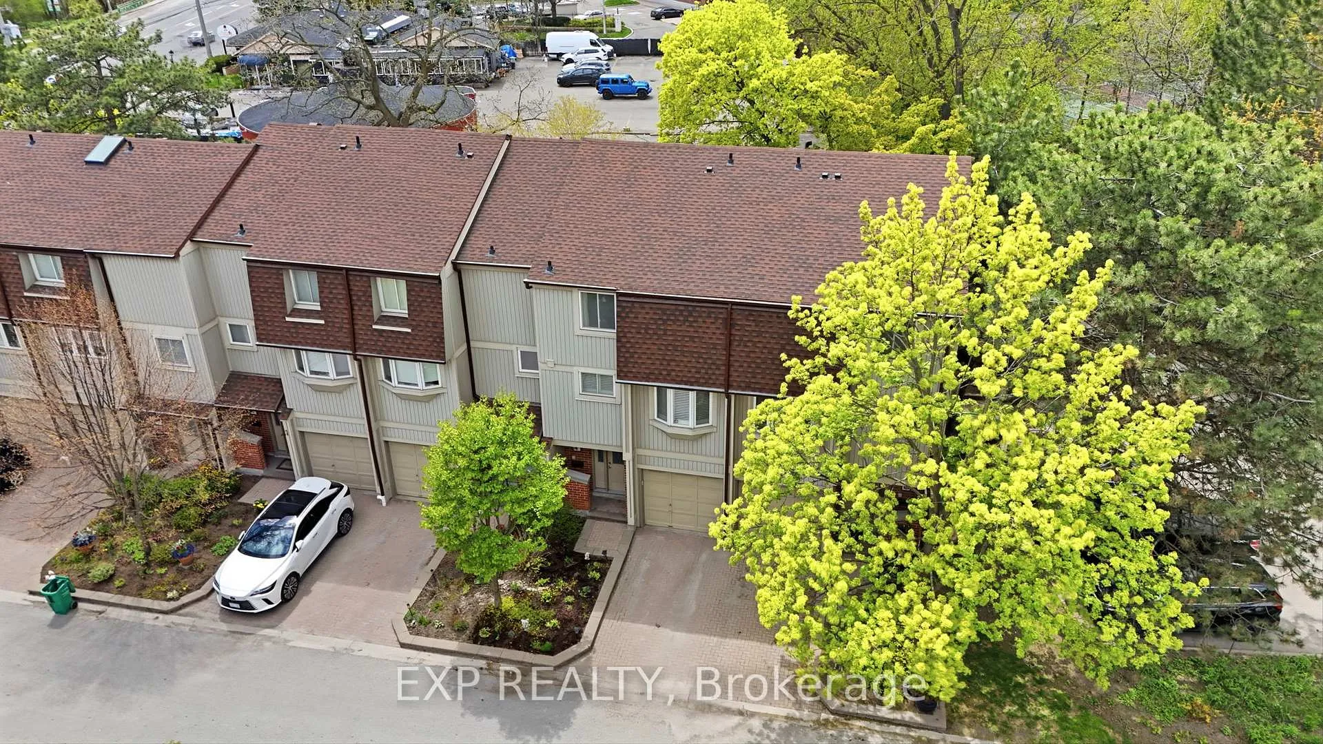 Photo 42 of Unit 2, 1010 Walden Circle, Mississauga, Clarkson — HOMEH