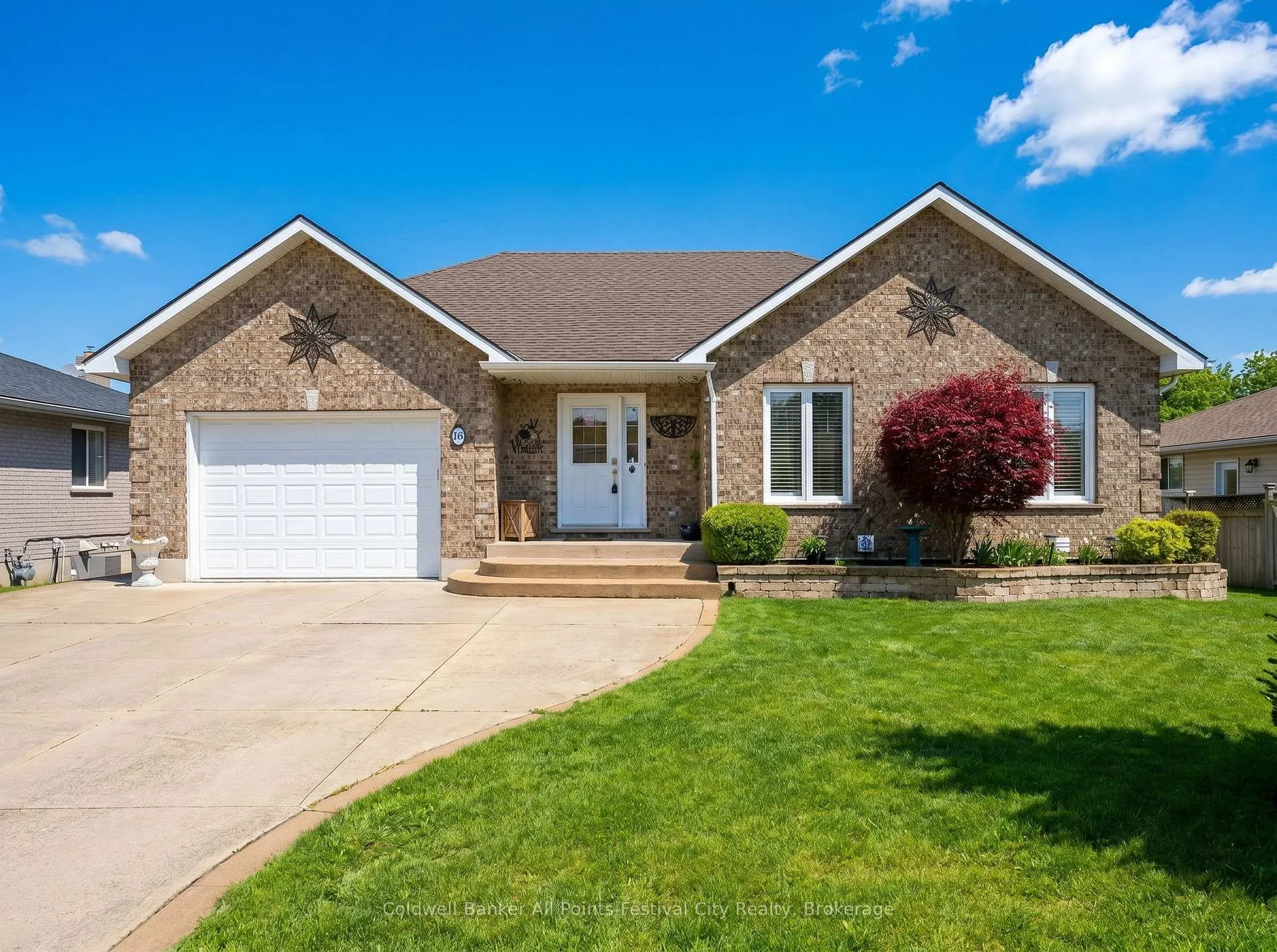 Photo 1 of 16 Balvina Drive W, Goderich, Goderich (Town) — HOMEH