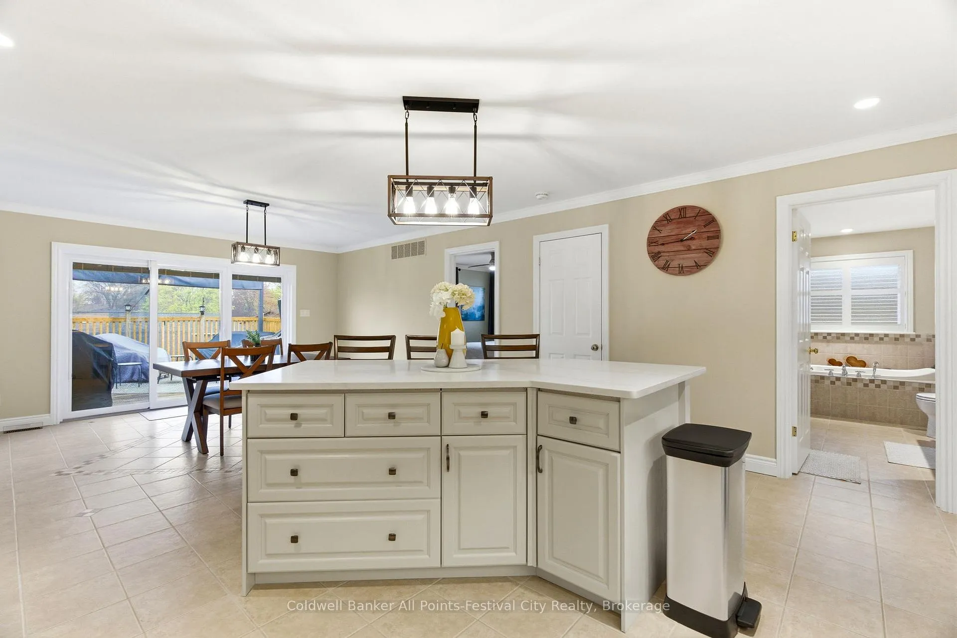 Photo 13 of 16 Balvina Drive W, Goderich, Goderich (Town) — HOMEH