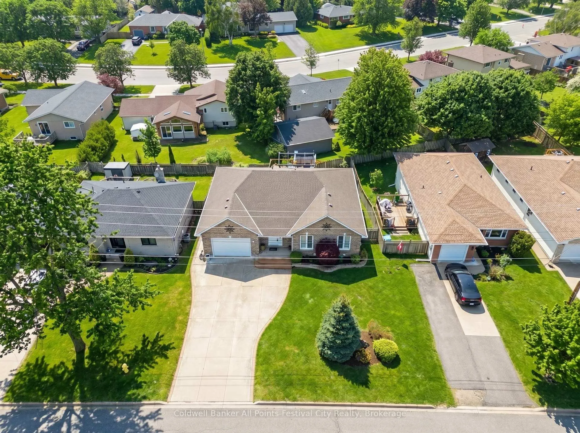 Photo 43 of 16 Balvina Drive W, Goderich, Goderich (Town) — HOMEH