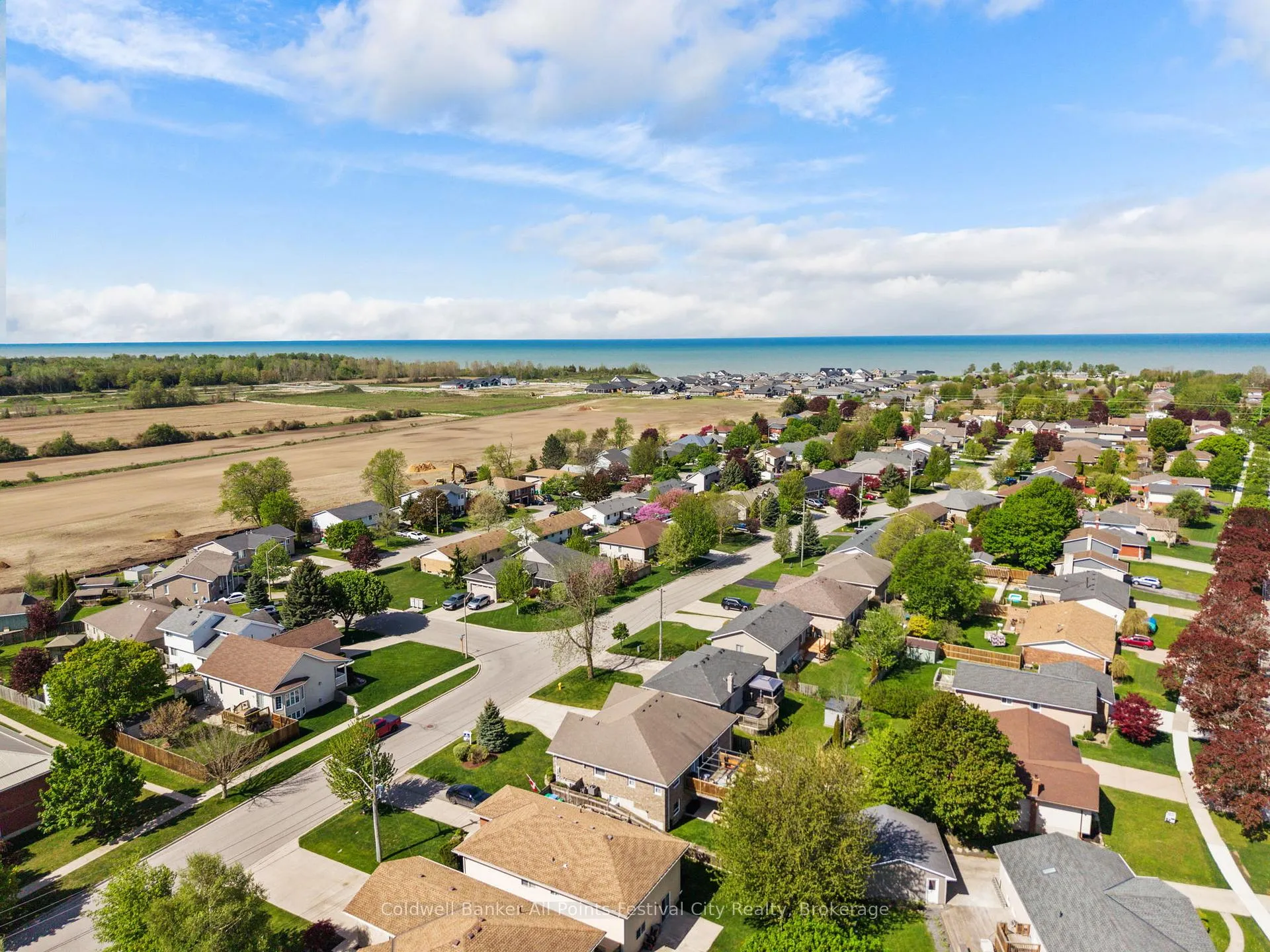 Photo 50 of 16 Balvina Drive W, Goderich, Goderich (Town) — HOMEH