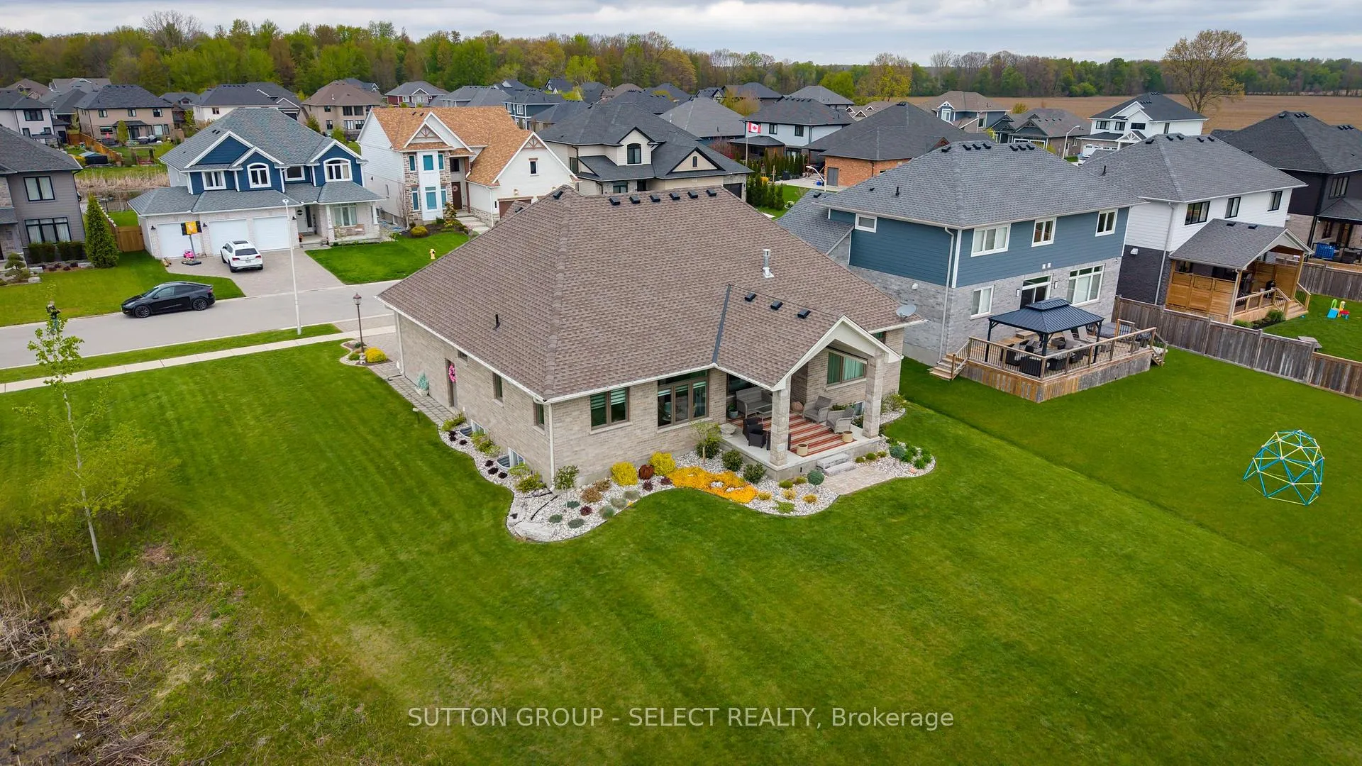 Photo 38 of 723 Pondhaven Road, Strathroy-Caradoc, Mount Brydges — HOMEH