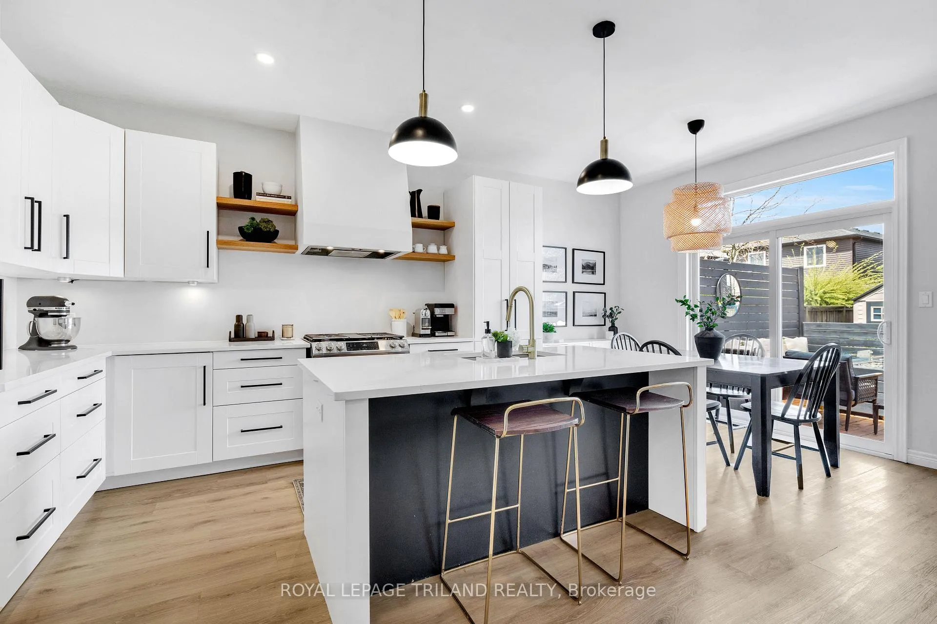 Photo 16 of 731 Springwood Crescent, London, North E — HOMEH