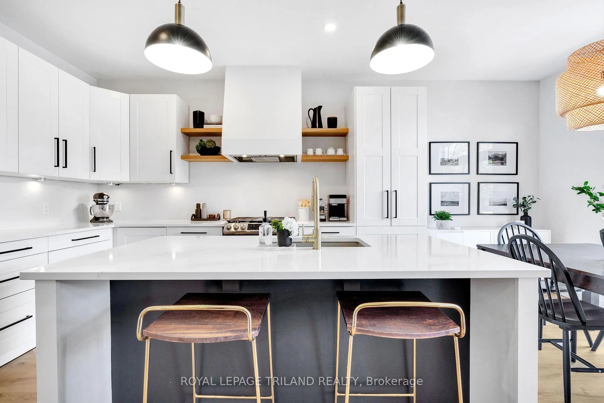 Photo 17 of 731 Springwood Crescent, London, North E — HOMEH