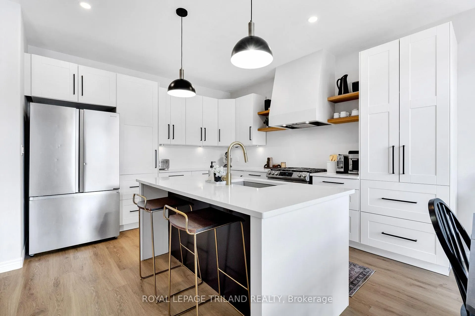 Photo 18 of 731 Springwood Crescent, London, North E — HOMEH