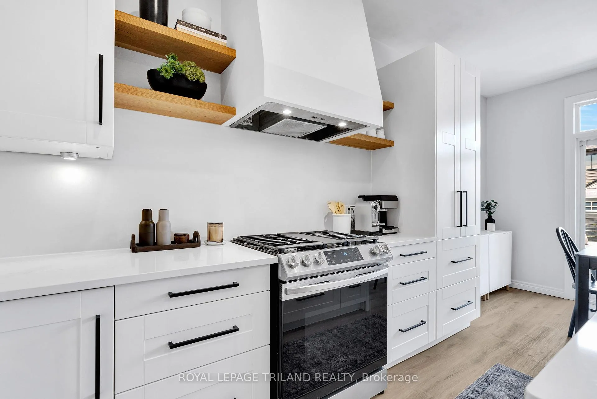 Photo 21 of 731 Springwood Crescent, London, North E — HOMEH