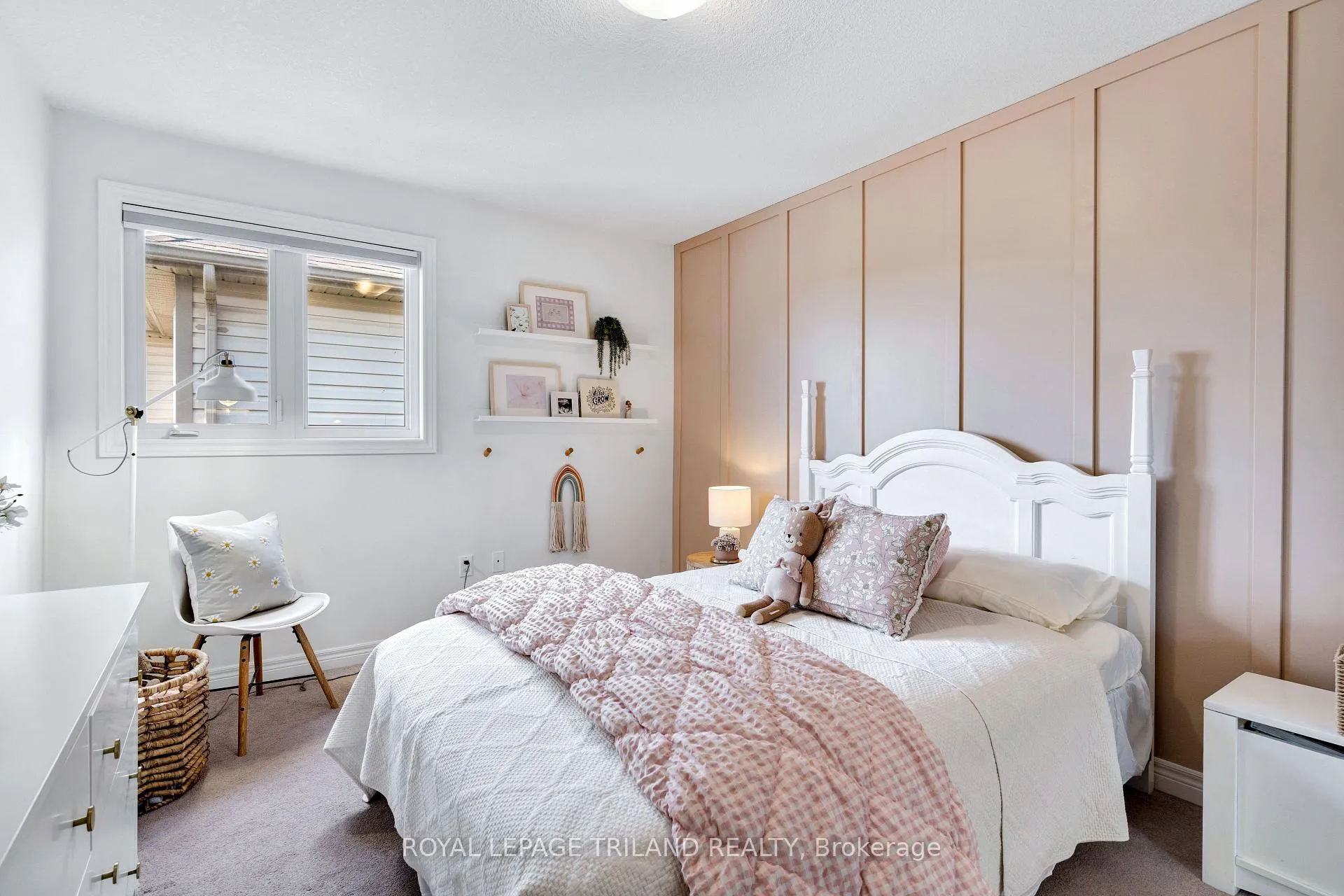 Photo 31 of 731 Springwood Crescent, London, North E — HOMEH