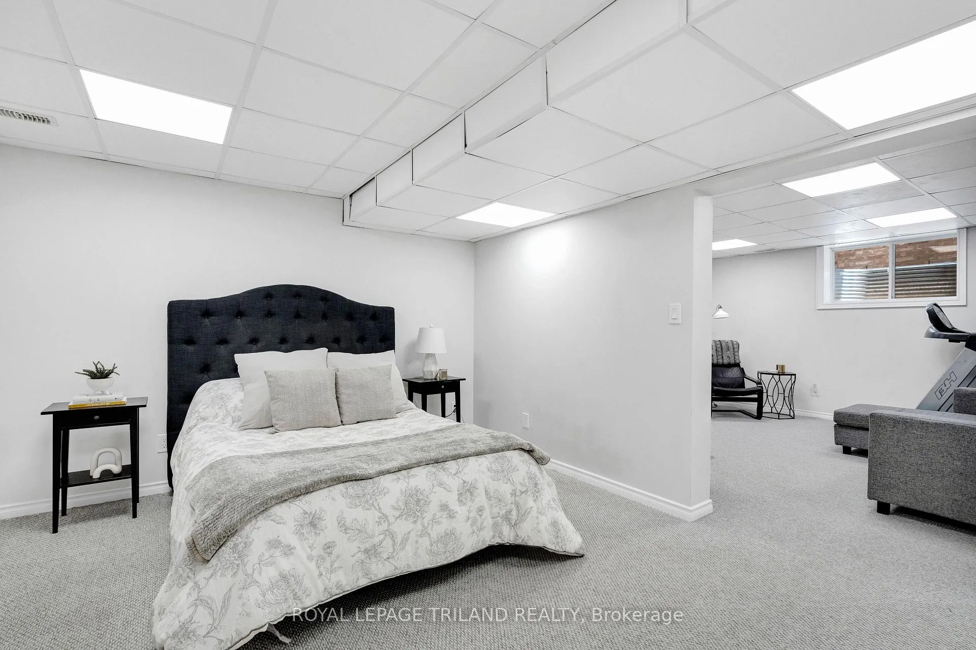 Photo 37 of 731 Springwood Crescent, London, North E — HOMEH