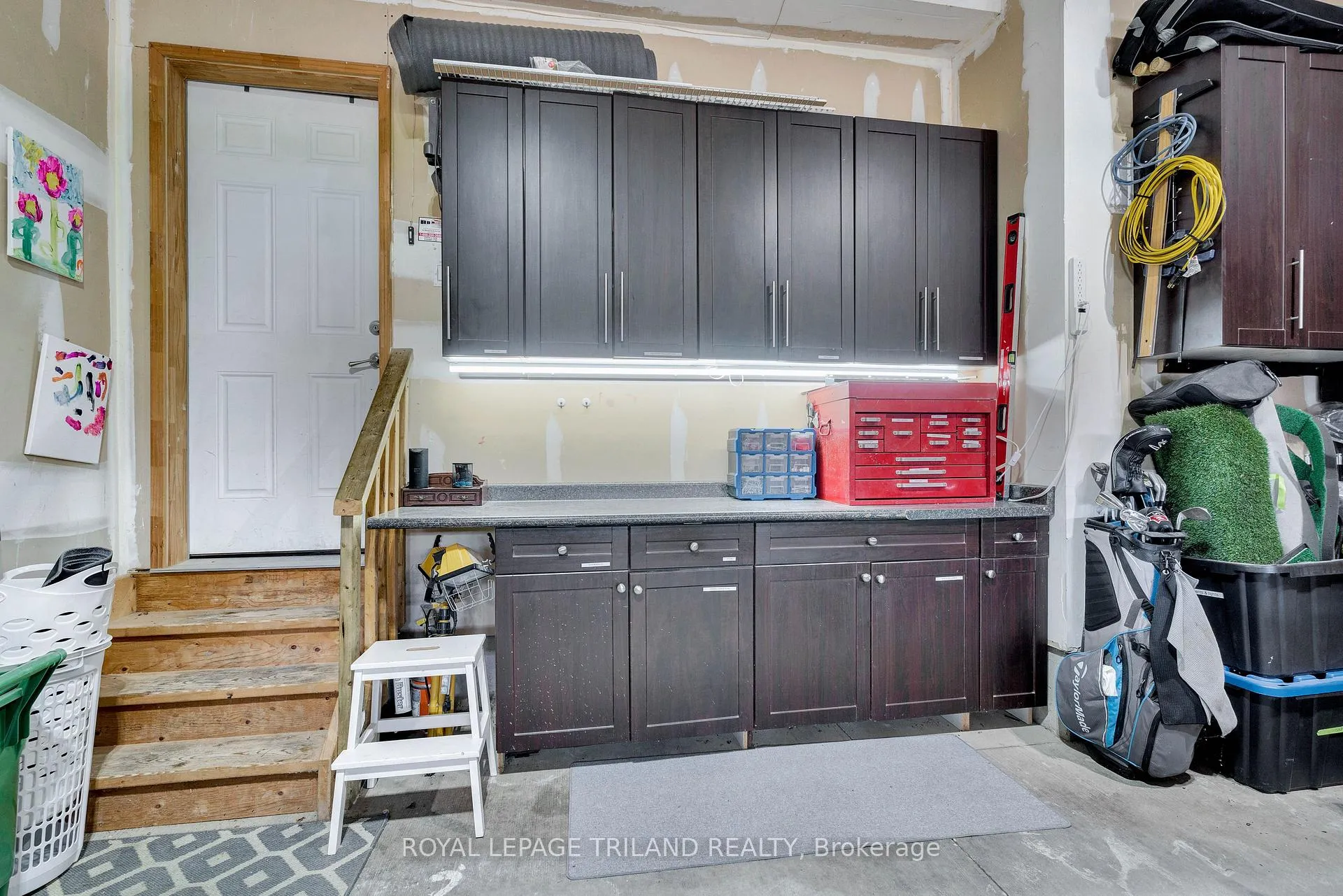 Photo 39 of 731 Springwood Crescent, London, North E — HOMEH