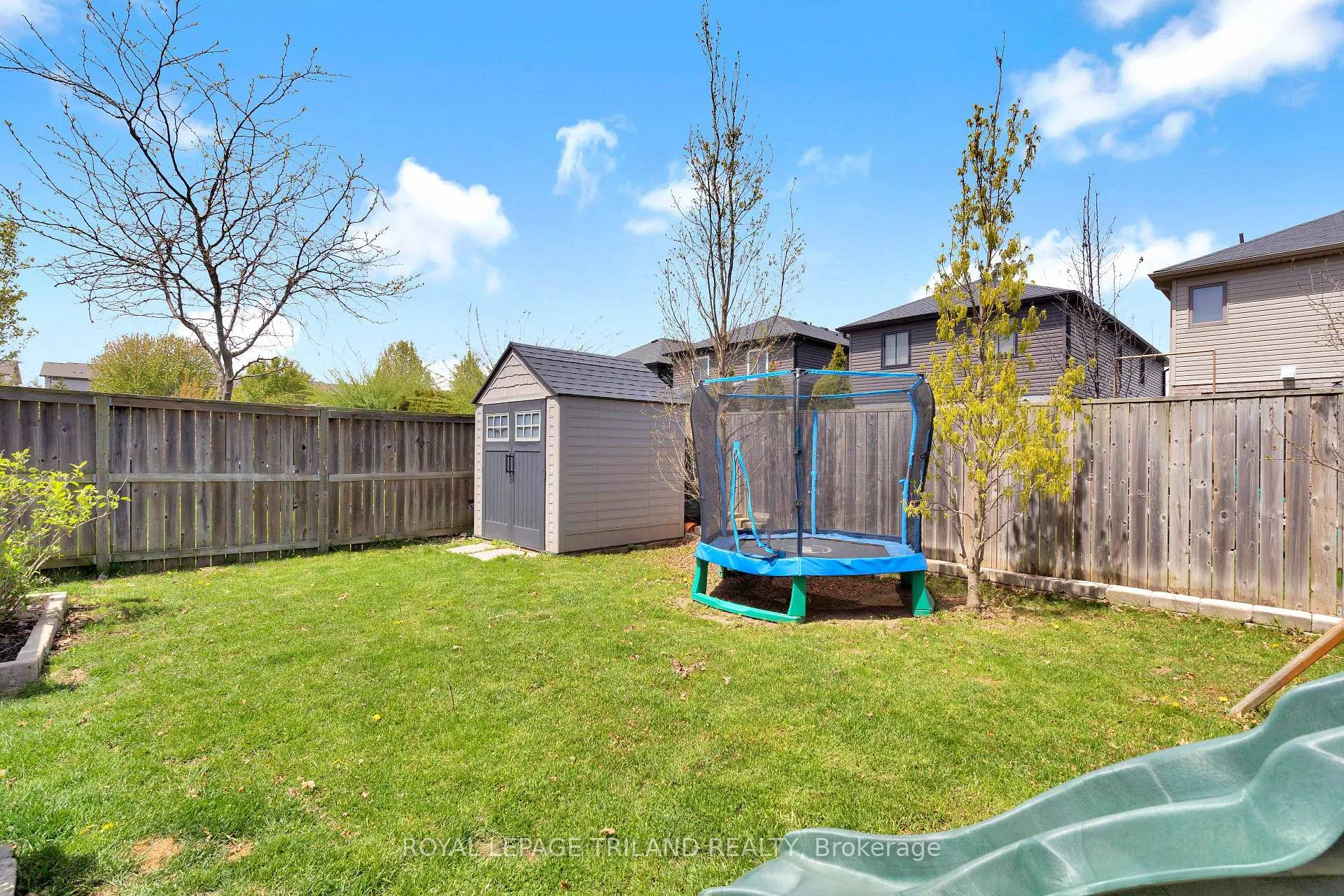 Photo 47 of 731 Springwood Crescent, London, North E — HOMEH