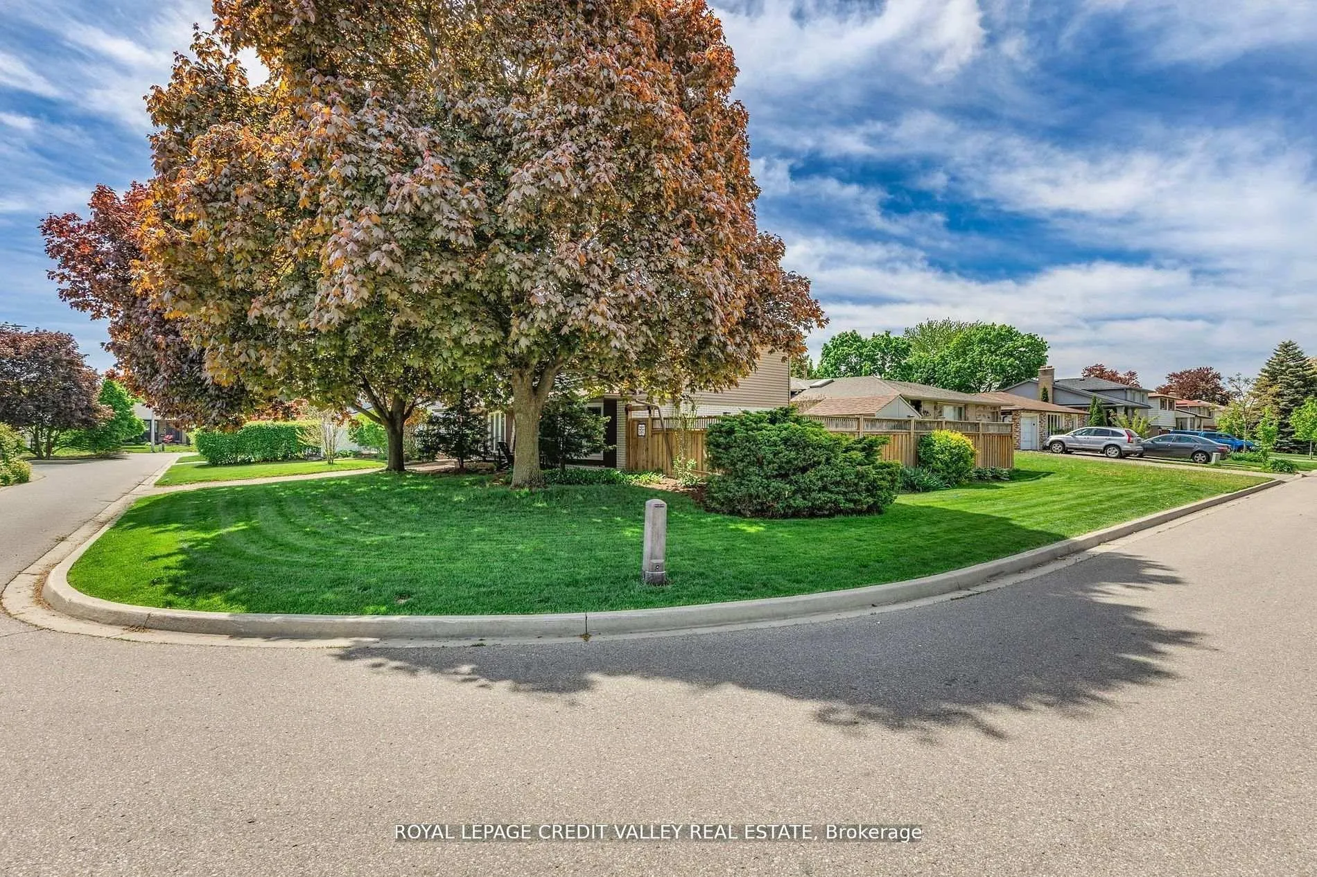 Photo 4 of 36 Lockton Crescent, Brampton, Brampton East — HOMEH