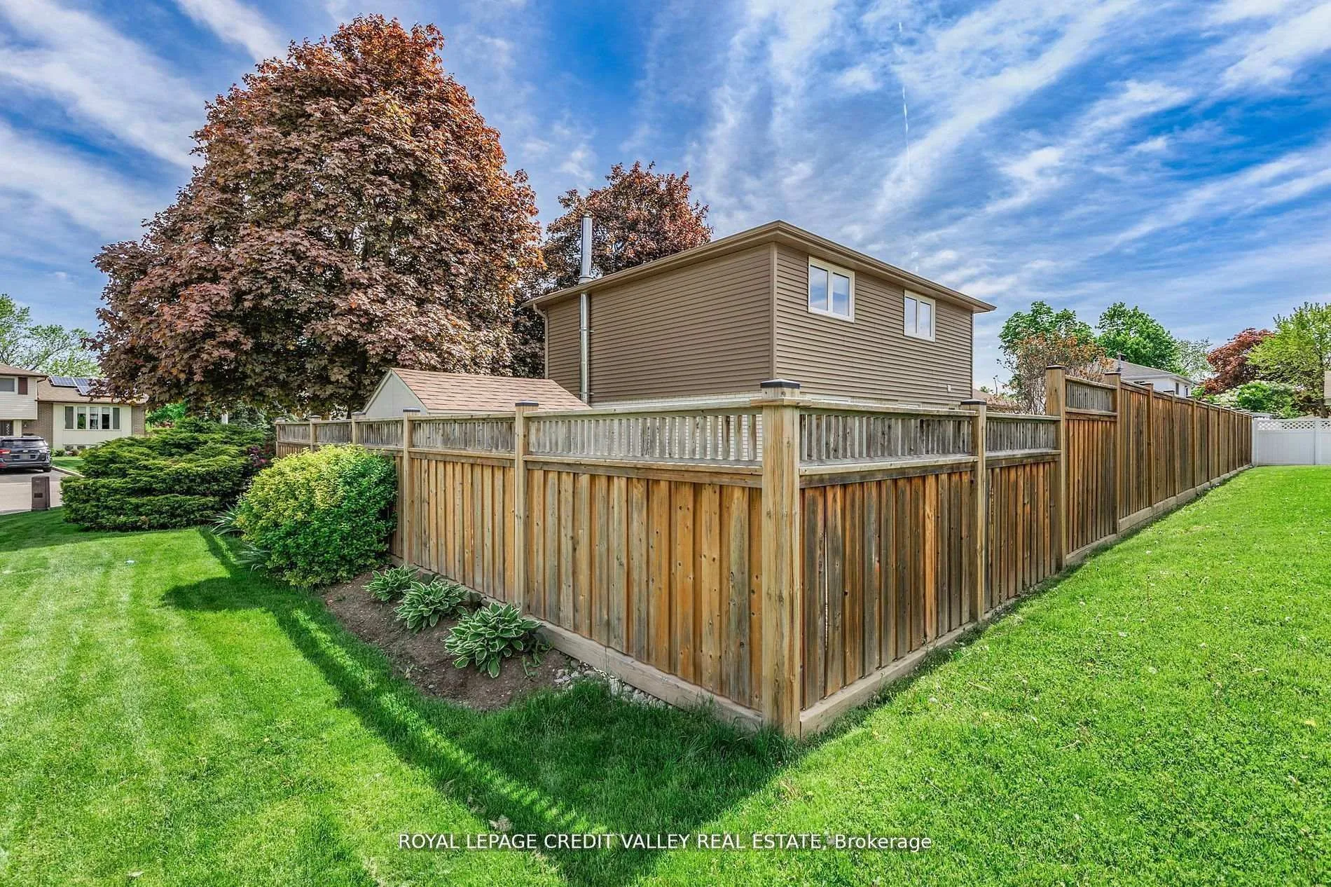 Photo 5 of 36 Lockton Crescent, Brampton, Brampton East — HOMEH
