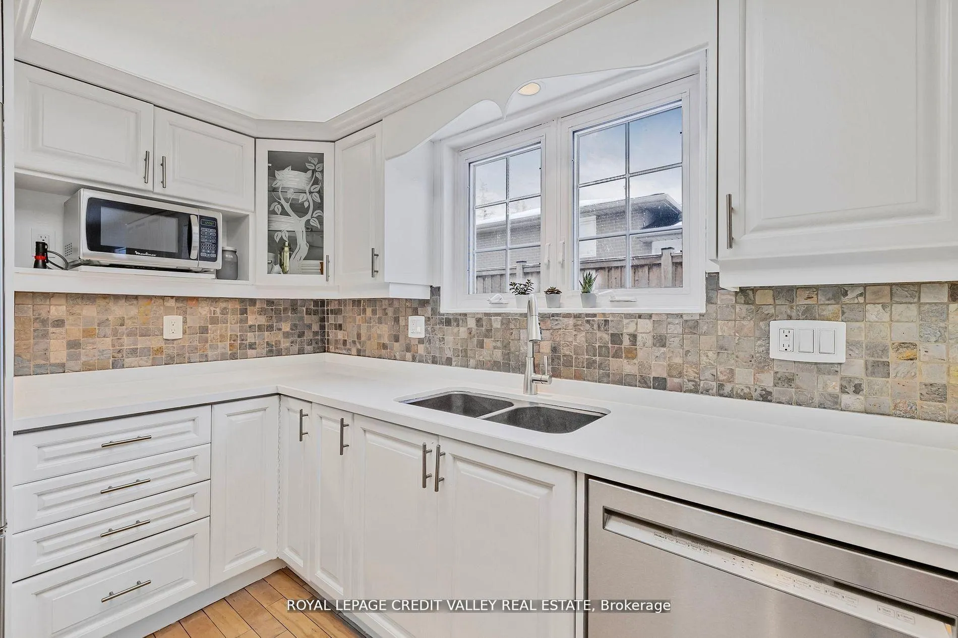 Photo 15 of 36 Lockton Crescent, Brampton, Brampton East — HOMEH