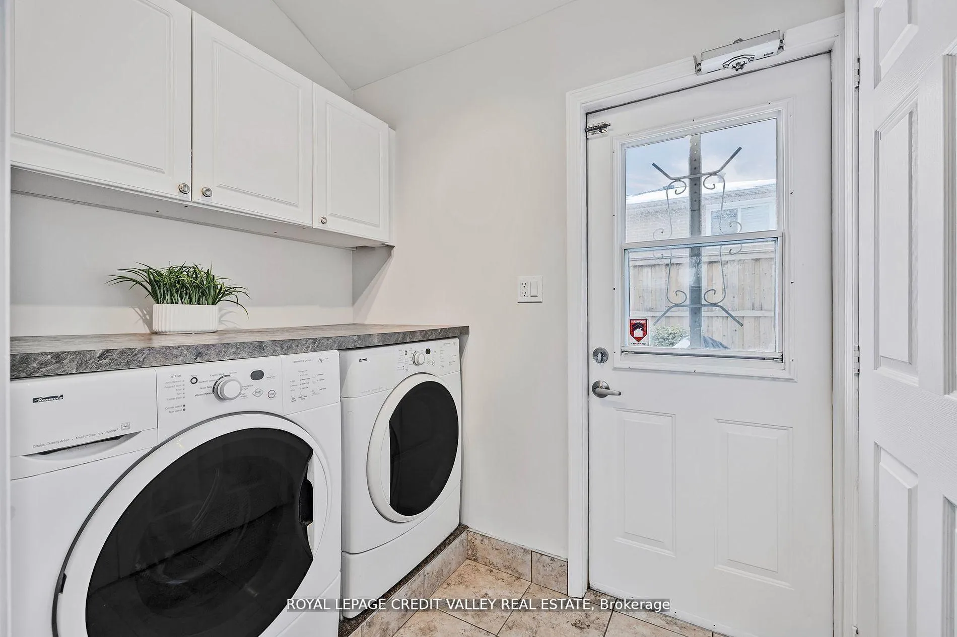Photo 23 of 36 Lockton Crescent, Brampton, Brampton East — HOMEH