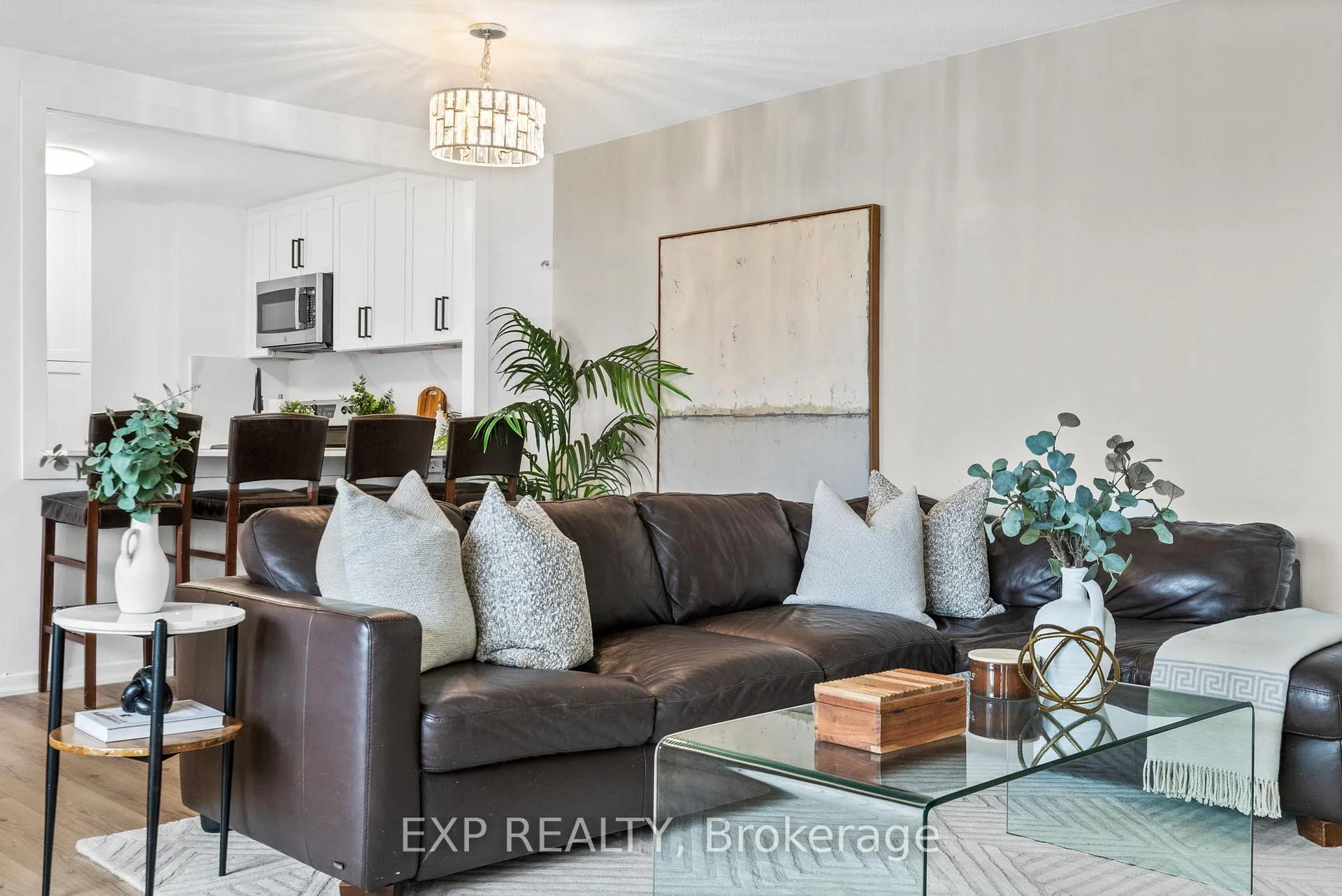 Photo 1 of Unit 905, 2323 Confederation Parkway, Mississauga, Cooksville — HOMEH
