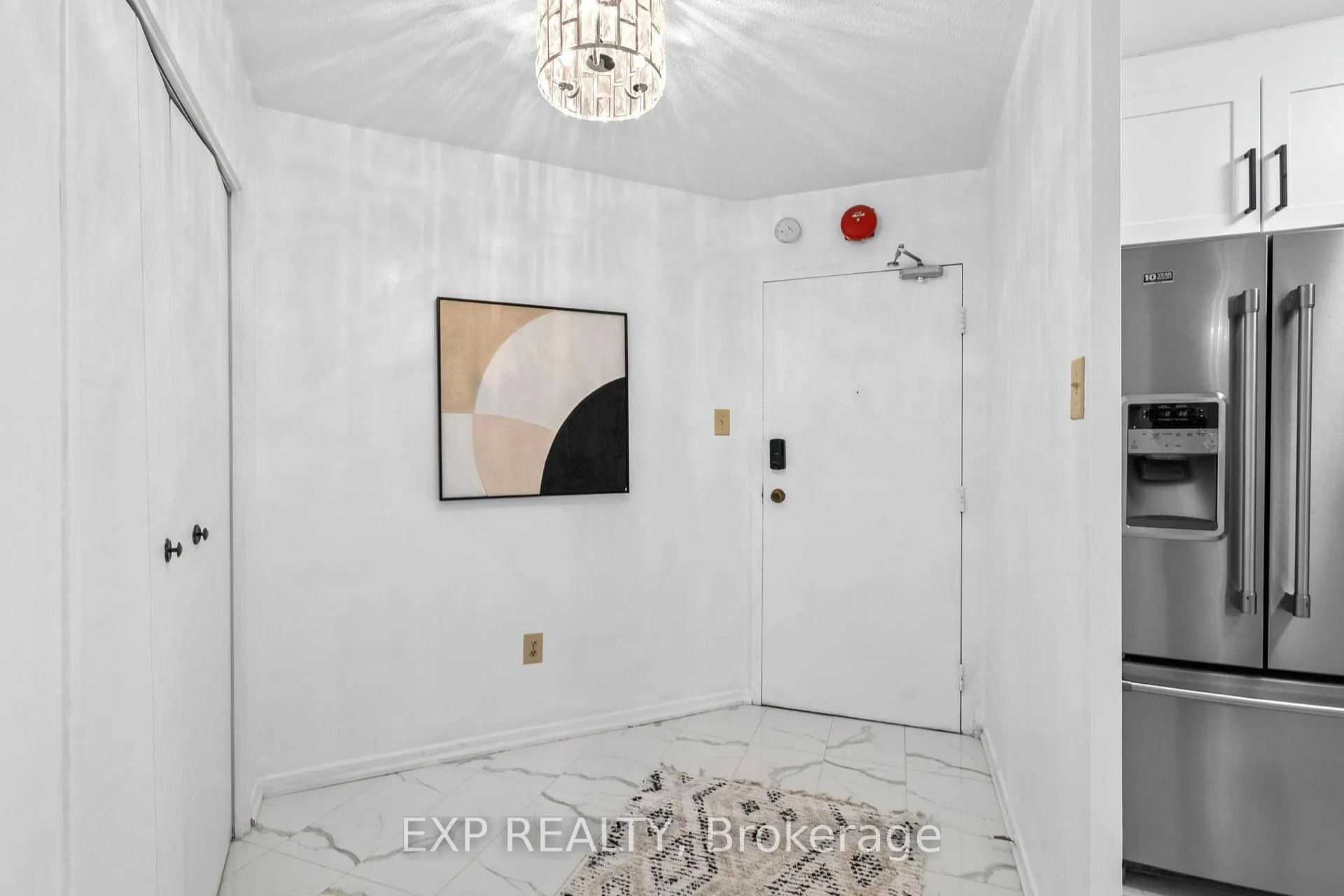 Photo 2 of Unit 905, 2323 Confederation Parkway, Mississauga, Cooksville — HOMEH