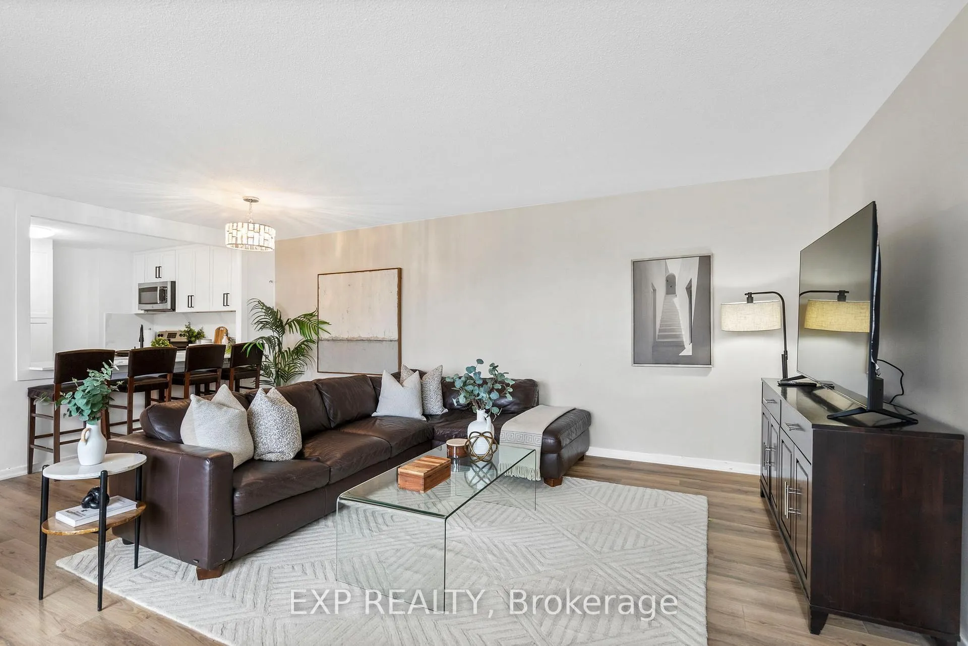 Photo 11 of Unit 905, 2323 Confederation Parkway, Mississauga, Cooksville — HOMEH