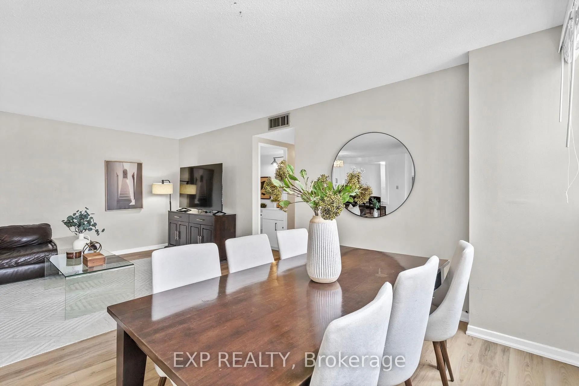 Photo 14 of Unit 905, 2323 Confederation Parkway, Mississauga, Cooksville — HOMEH