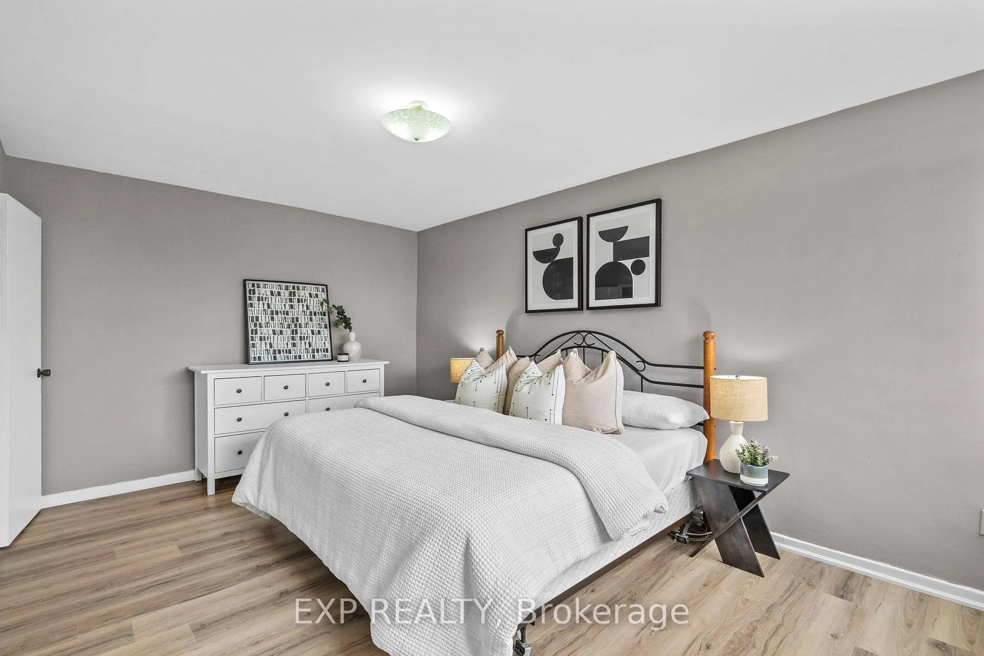 Photo 21 of Unit 905, 2323 Confederation Parkway, Mississauga, Cooksville — HOMEH